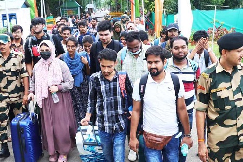নেপাল, ভুটান, ভারতীয় শিক্ষার্থীরা আতঙ্কে দেশে ফিরেছেন