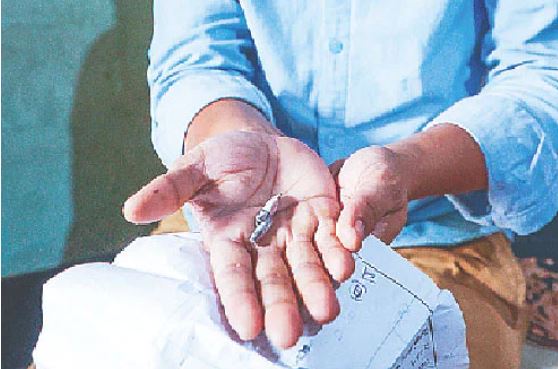 জানালায় দাঁড়াতেই গুলি এসে কেড়ে নিল শিশুটিকে