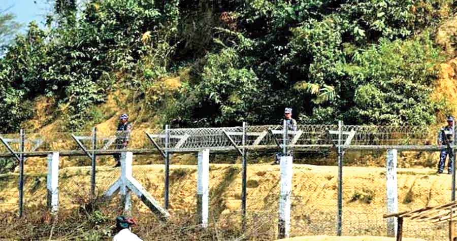 টেকনাফ সীমান্তে নতুন আতঙ্ক মিয়ানমারের ছোড়া গুলি