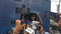 রাজধানীর পল্টন মোড় থেকে ৪ শিক্ষার্থীকে আটক