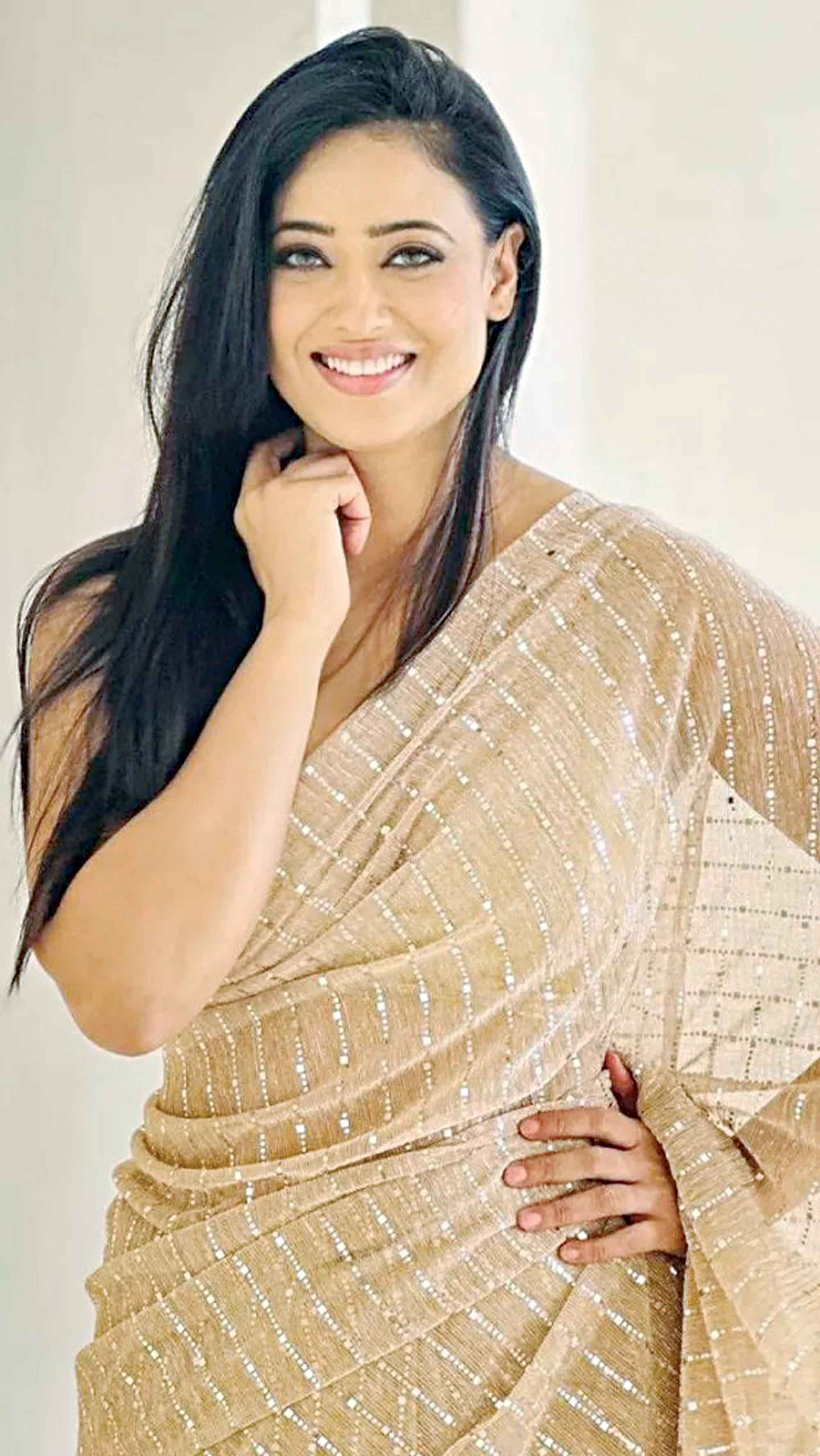 ডনরূপে আসছেন গস্ন্যামারাস শ্বেতা তিওয়ারি
