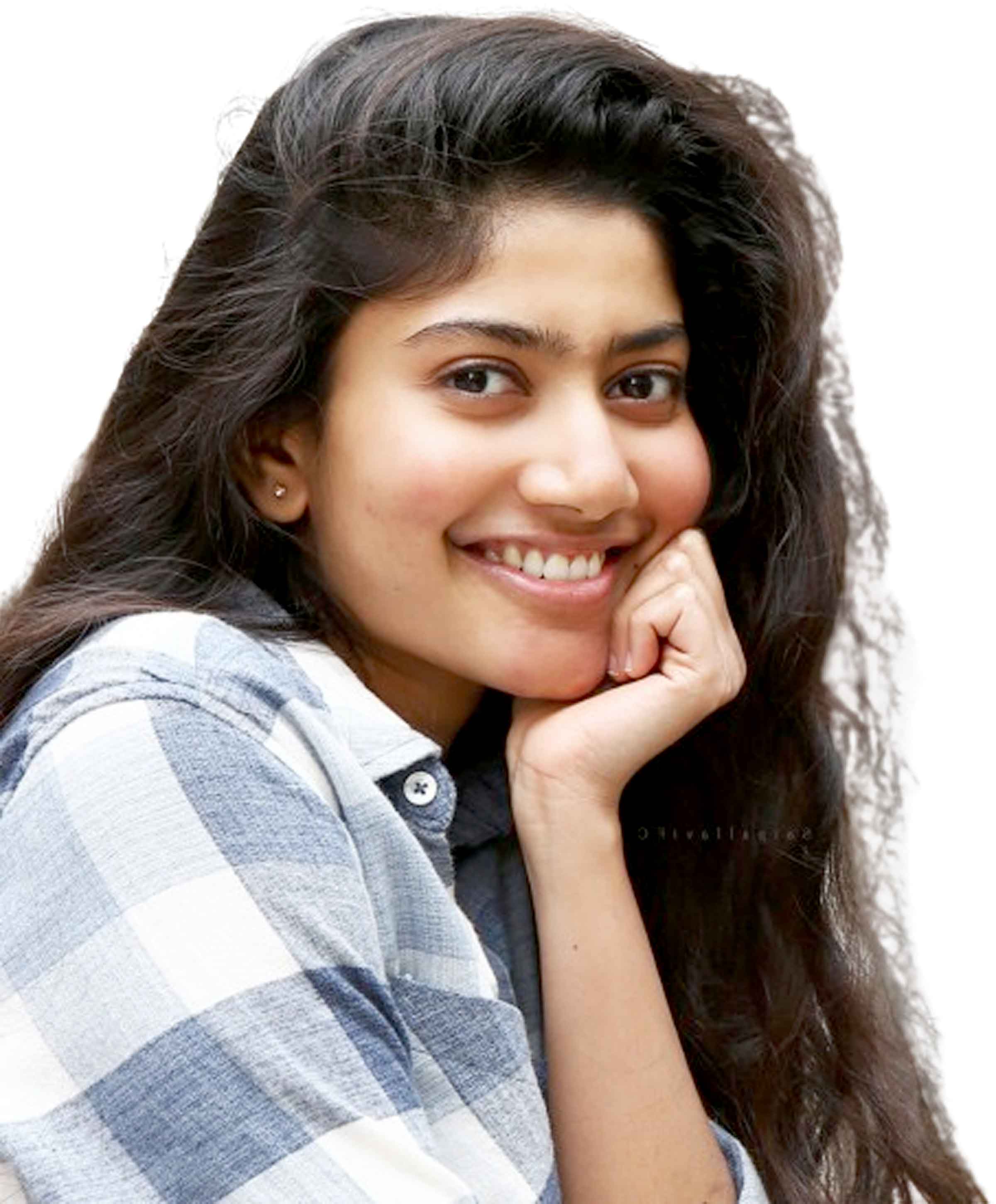 প্রেমের গুঞ্জনে সাই পলস্নবী