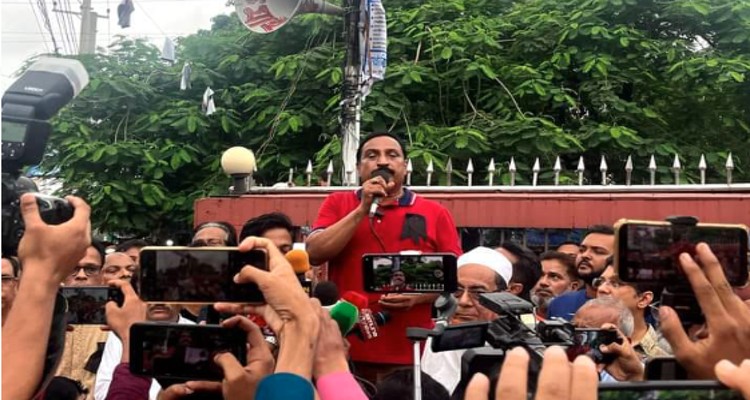 ফেনীকে অশান্ত করার সকল চক্রান্ত  প্রতিহত করা হবে, কেউ আইন হাতে তুলে  নিবেন না, অপরাধীকে পুলিশে দিবেন:  এমপি নিজাম উদ্দিন হাজারী 