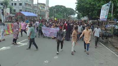 ঝিনাইদহে গণমিছিল  : আটক ৫, পরে মুক্ত