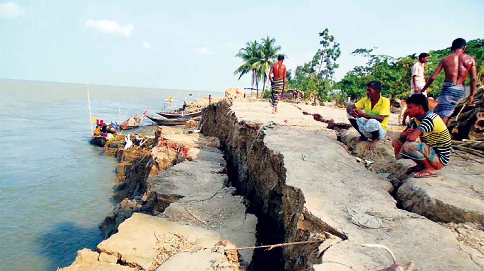 দেশে নদীভাঙনে উদ্বাস্তু হচ্ছেন লাখো মানুষ