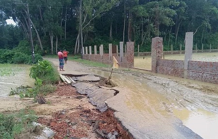 নাইক্ষ্যংছড়িতে টানা বর্ষণে রাস্তাঘাট, ফসলি জমি, বসতবাড়ির ব্যাপক ক্ষয়ক্ষতি
