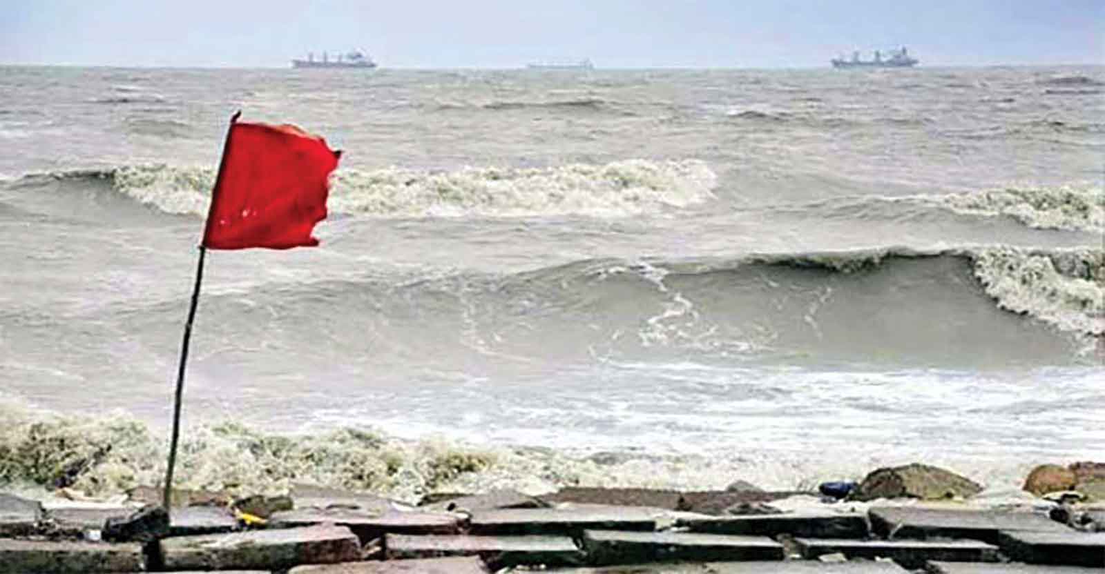 সমুদ্রবন্দরে ৩ নম্বর সংকেত উপকূলে ঝড়ের আভাস