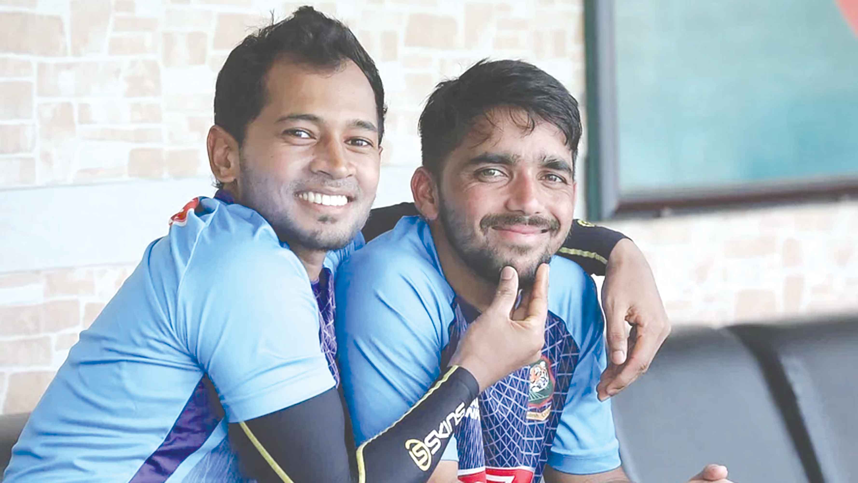 পাকিস্তান গেলেন মুশফিক-মুমিনুলরা