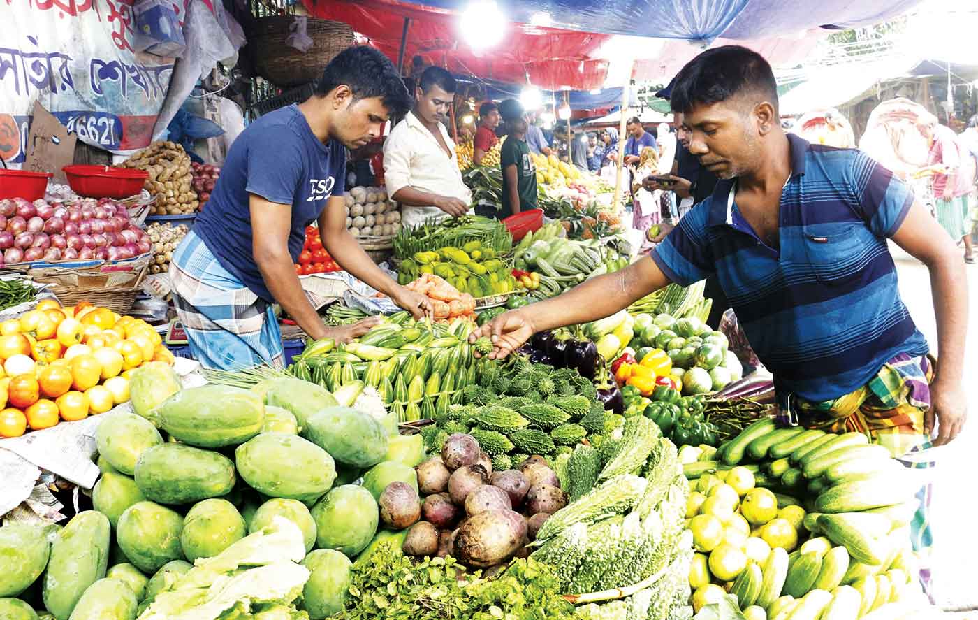স্বস্তি ফিরছে নিত্যপণ্যের বাজারে