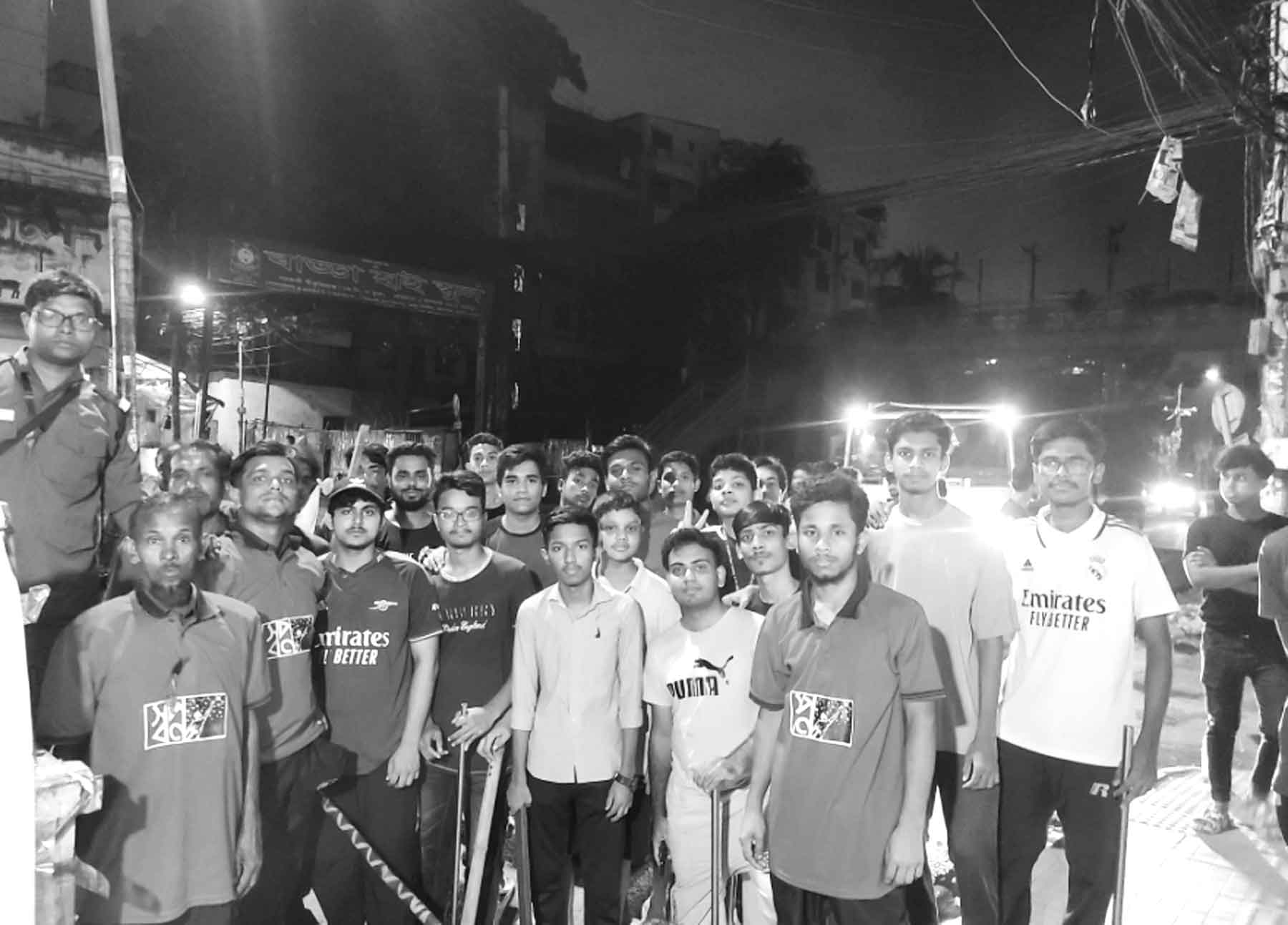 রাজধানীর বিভিন্ন স্থানে নিরাপত্তায় 'স্বপ্ন'র টিম