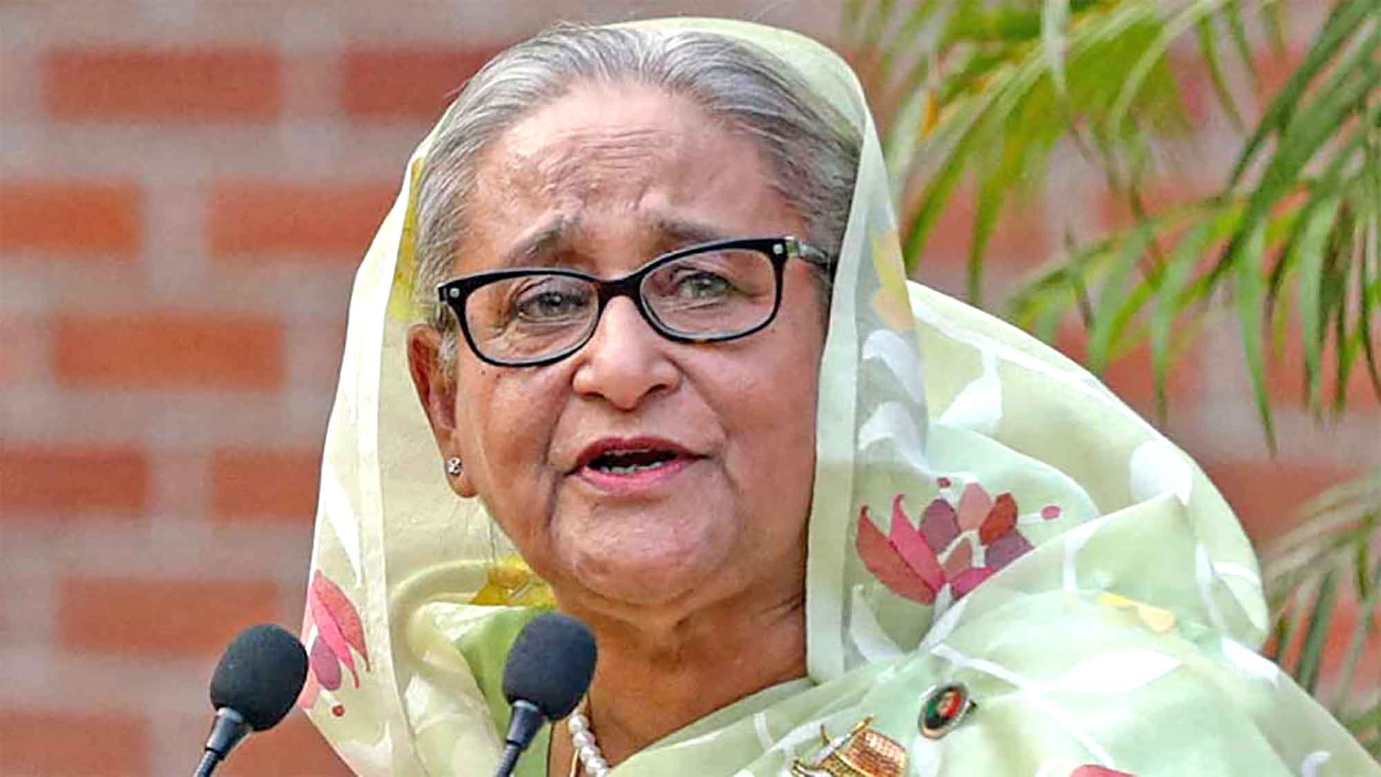 সরকার উৎখাতের পেছনে যুক্তরাষ্ট্র, শিগগিরই ফিরব :হাসিনা