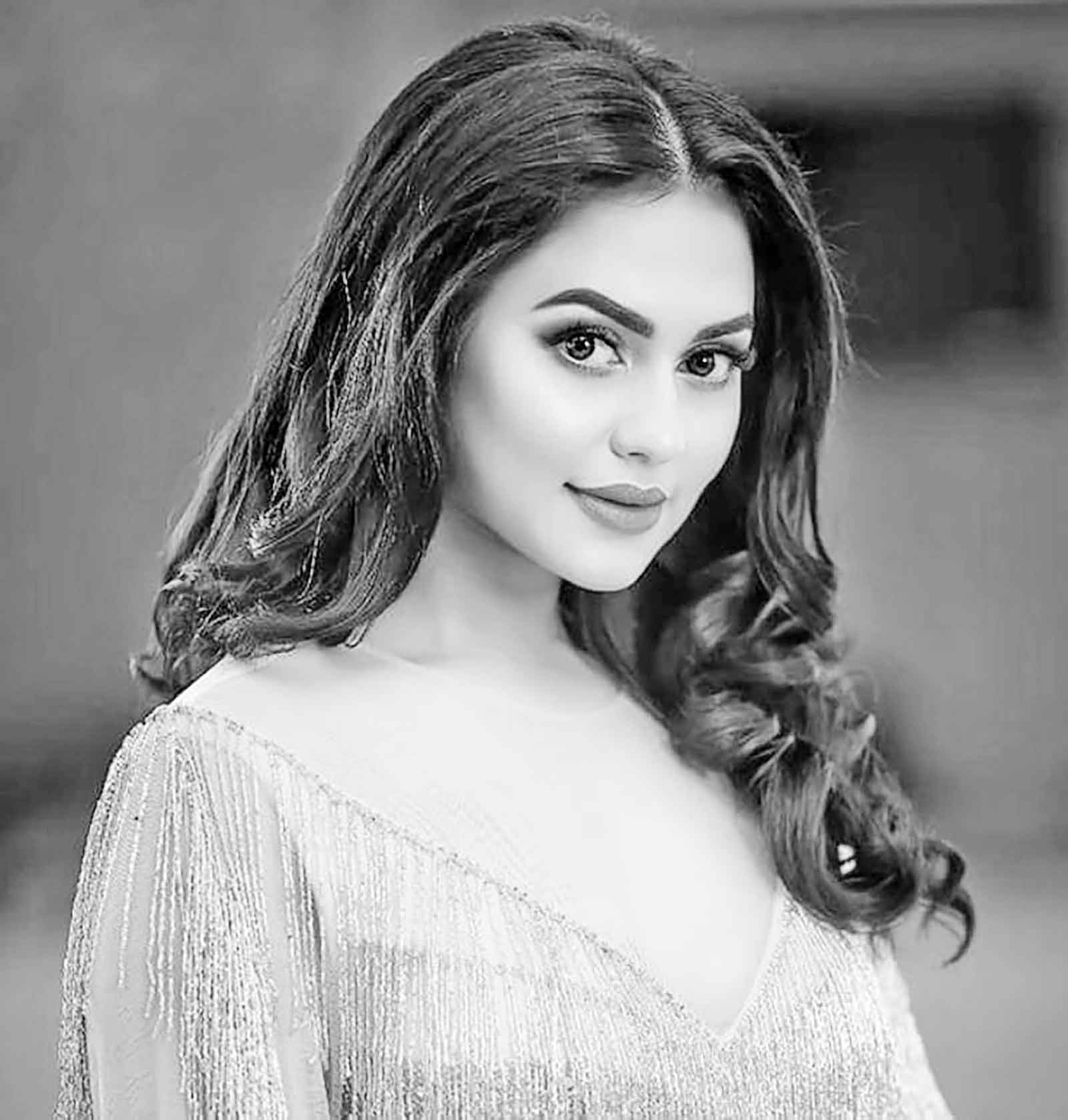 তোপের মুখে নুসরাত ফারিয়া