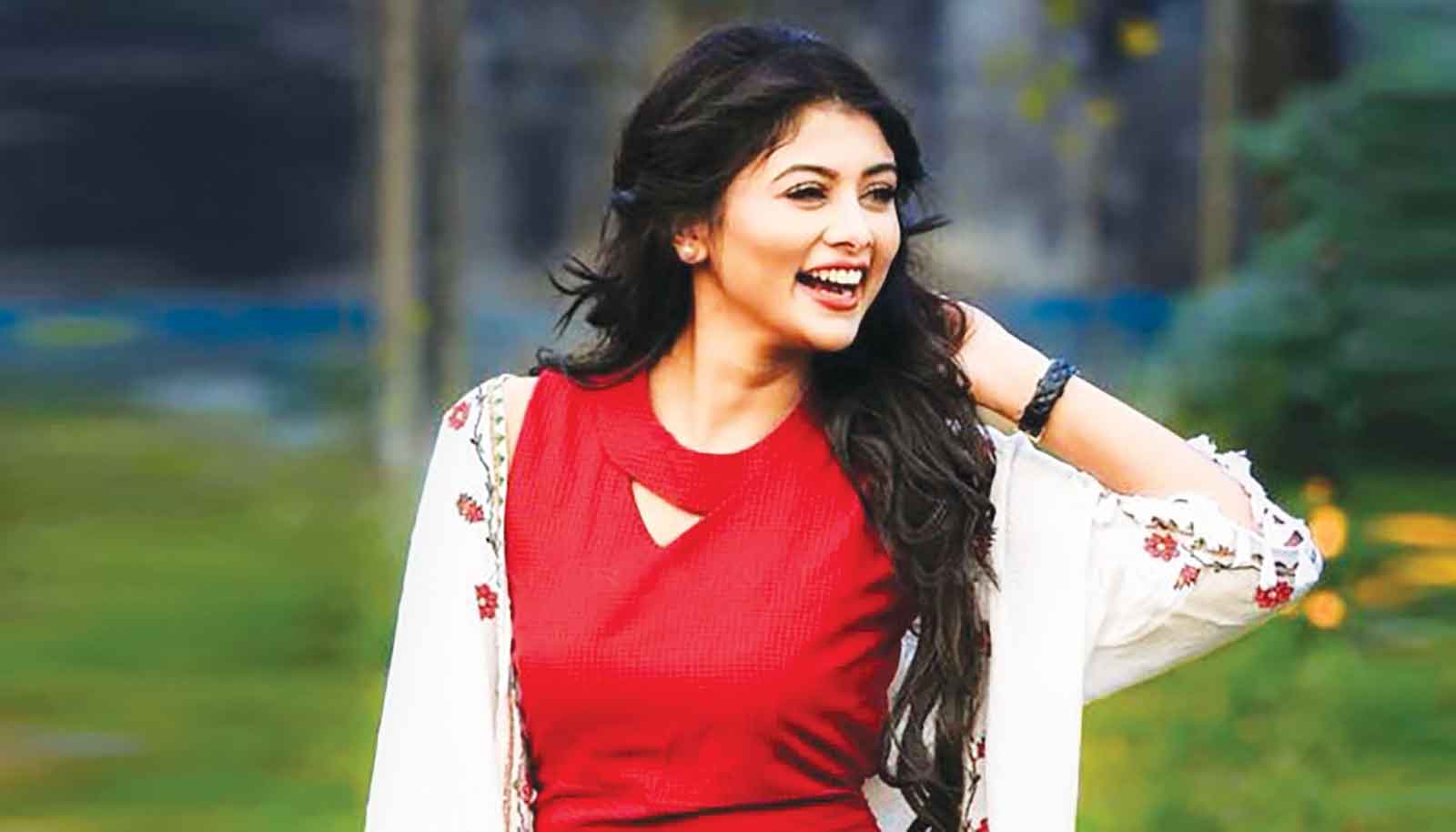 'সমালোচনা করলেই দালাল বলা বন্ধ করতে হবে'