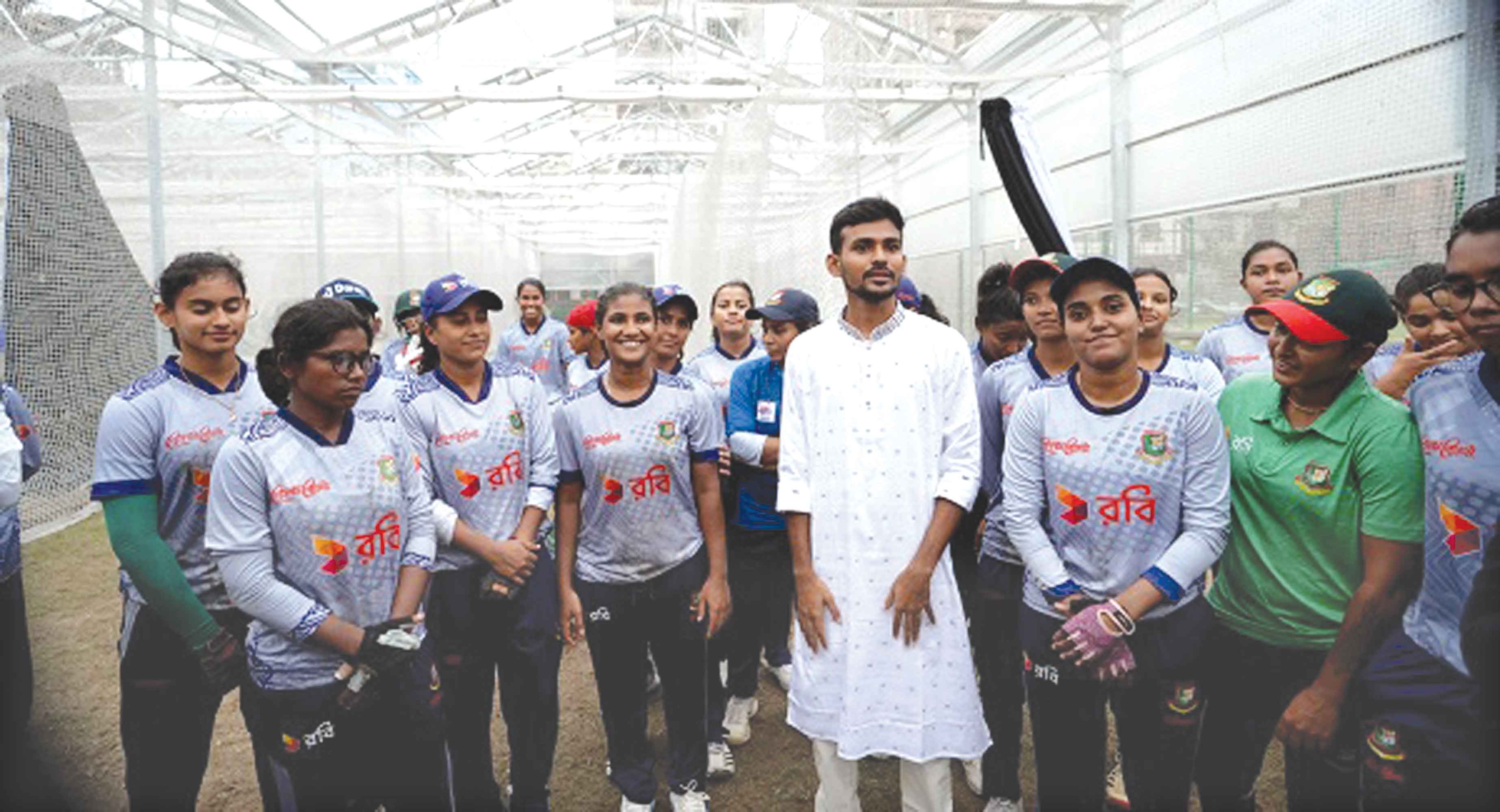 মিরপুরে ব্যস্ত সময় কাটালেন ক্রীড়া উপদেষ্টা
