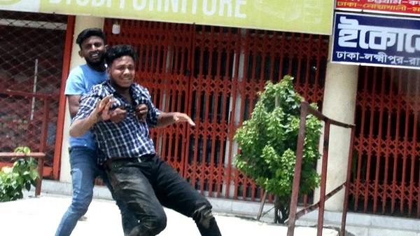 যাত্রাবাড়ীতে পুলিশের ছেলে হত্যা মামলার আসামিও ৫ পুলিশ কর্মকর্তা