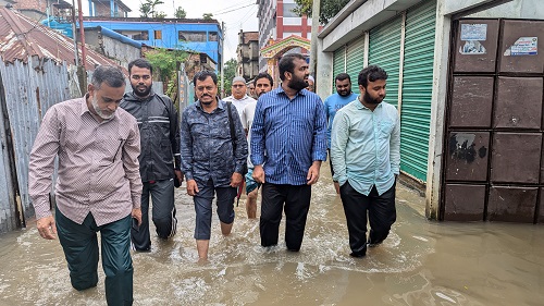 বন্যাদুর্গত মানুষের পাশে ছাত্রশিবির সভাপতি
