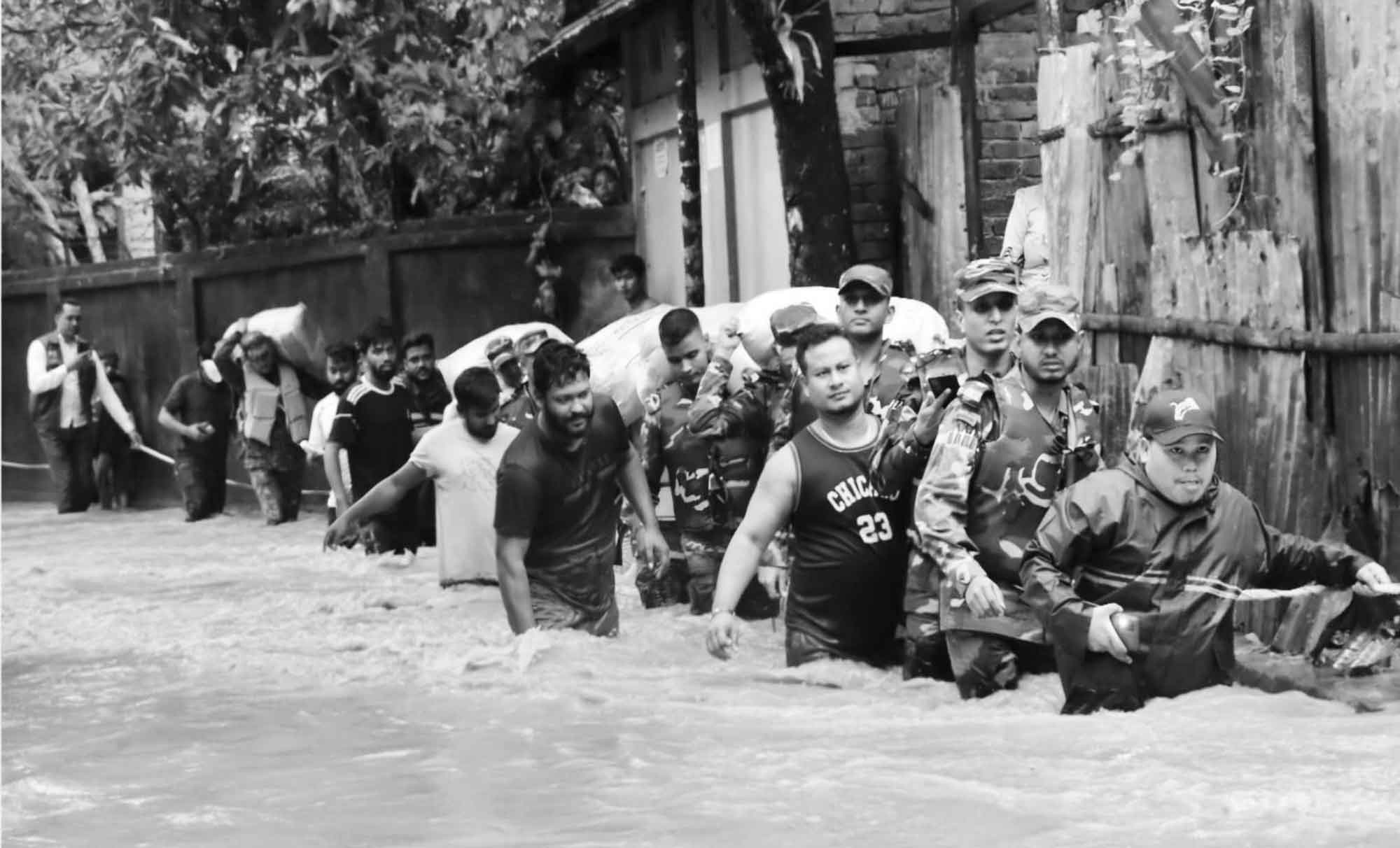খাগড়াছড়িতে অসহায় মানুষের পাশে সেনাবাহিনী
