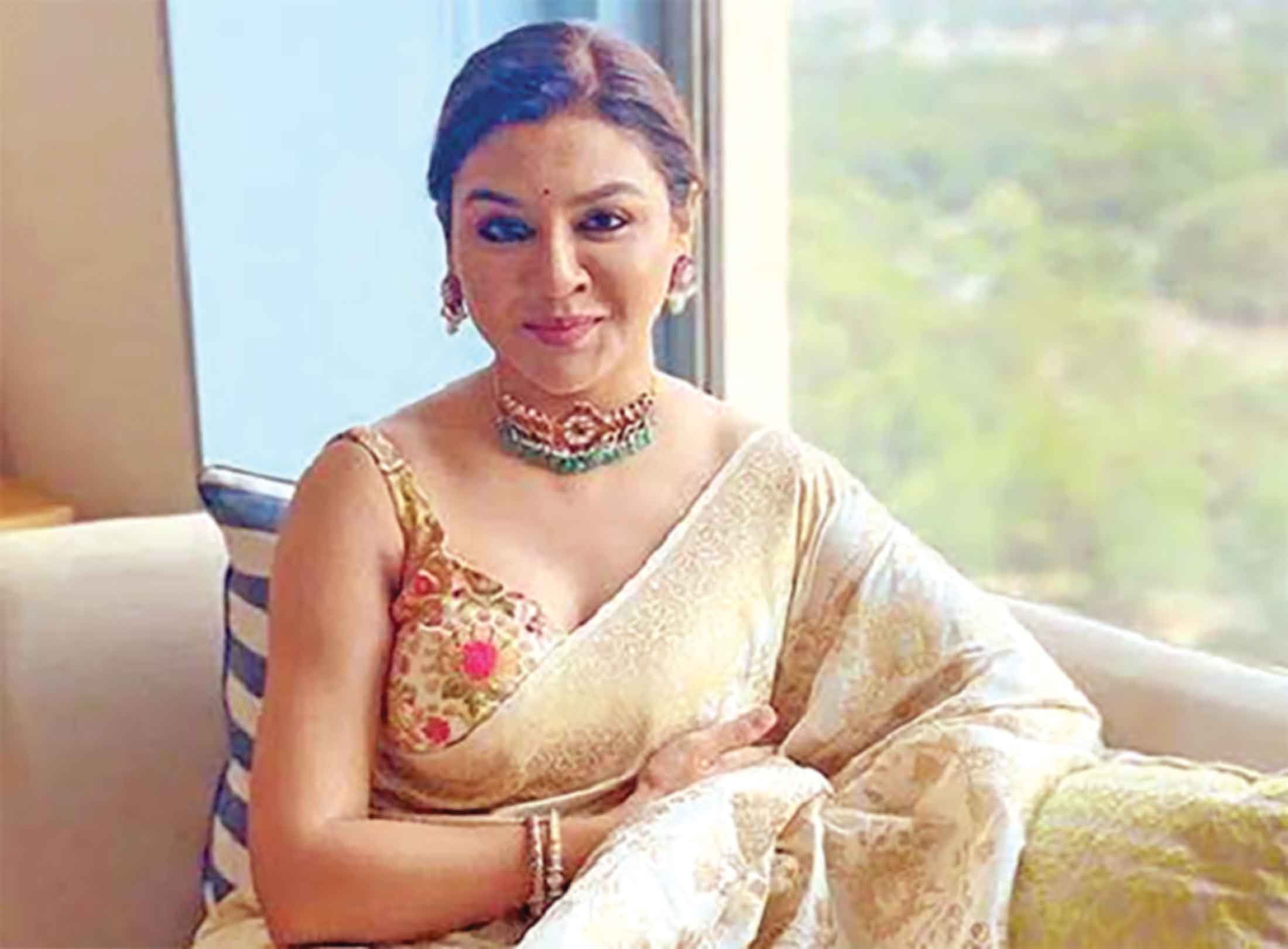বন্যা ইসু্যতে হঠাৎ মায়াকান্না তোপের মুখে জয়া