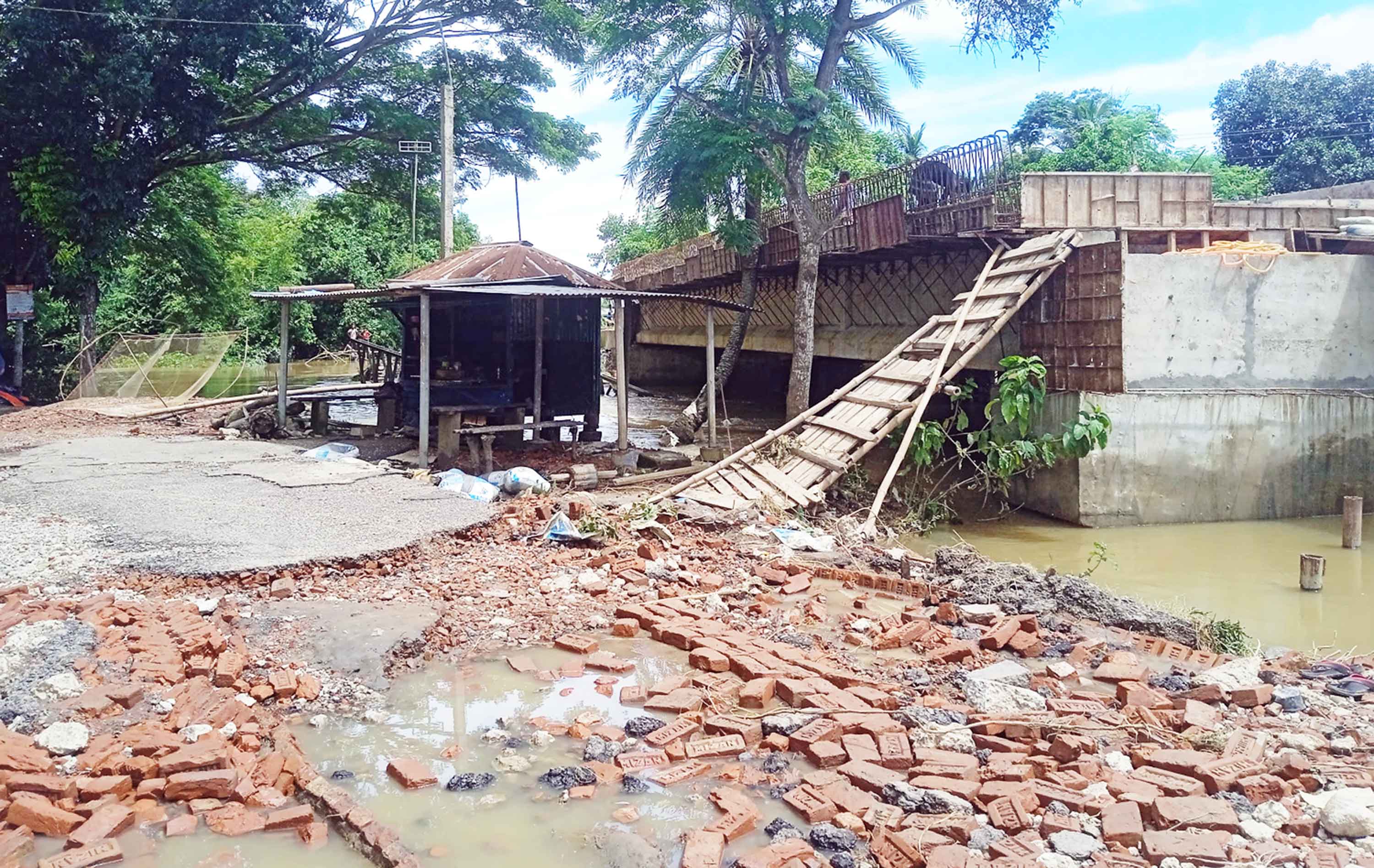 আখাউড়ায় বন্যার পানি নামায় জনমনে স্বস্তি