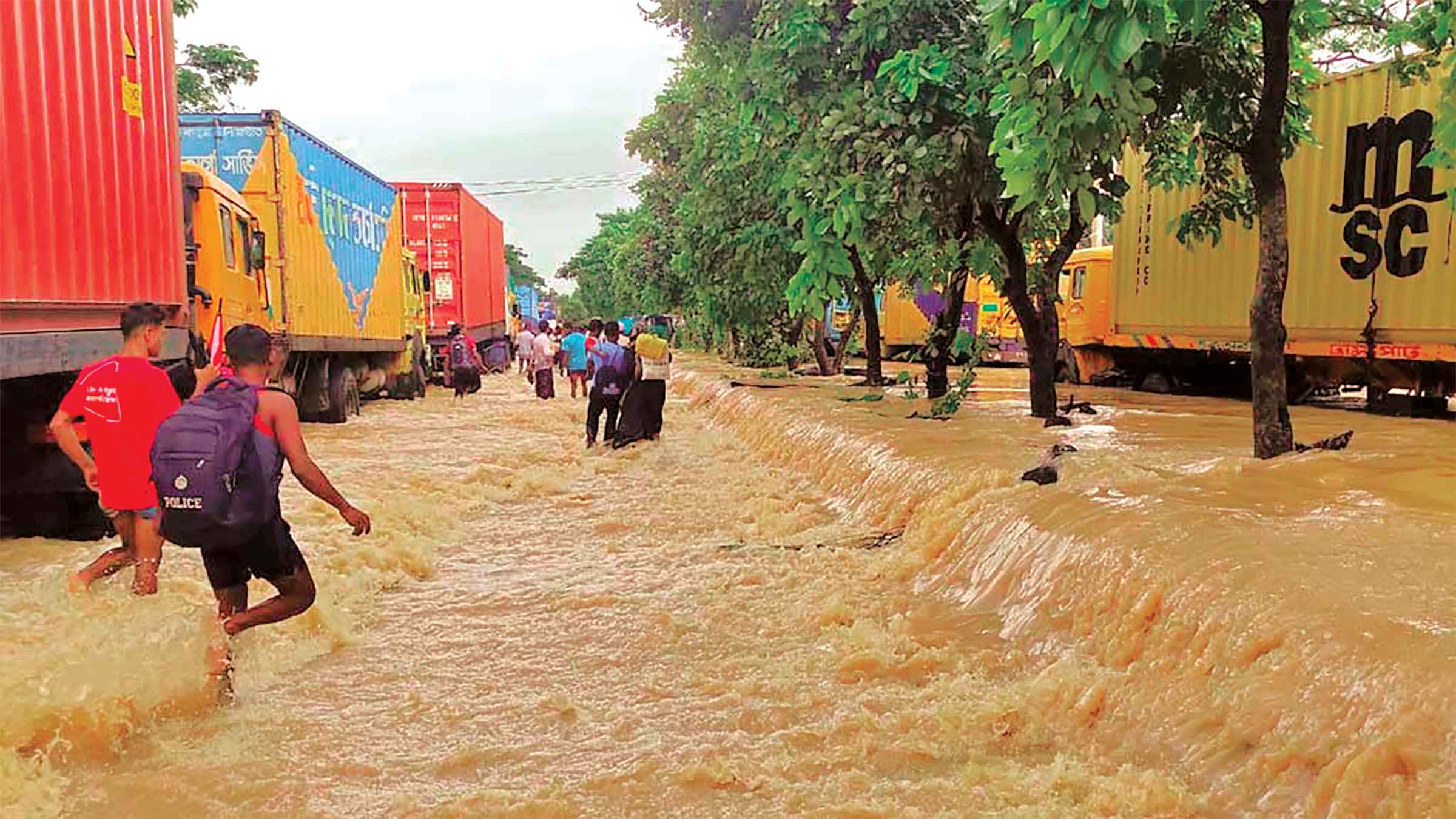 বন্যায় ৪৬২ কিলোমিটার সড়কের ক্ষতি