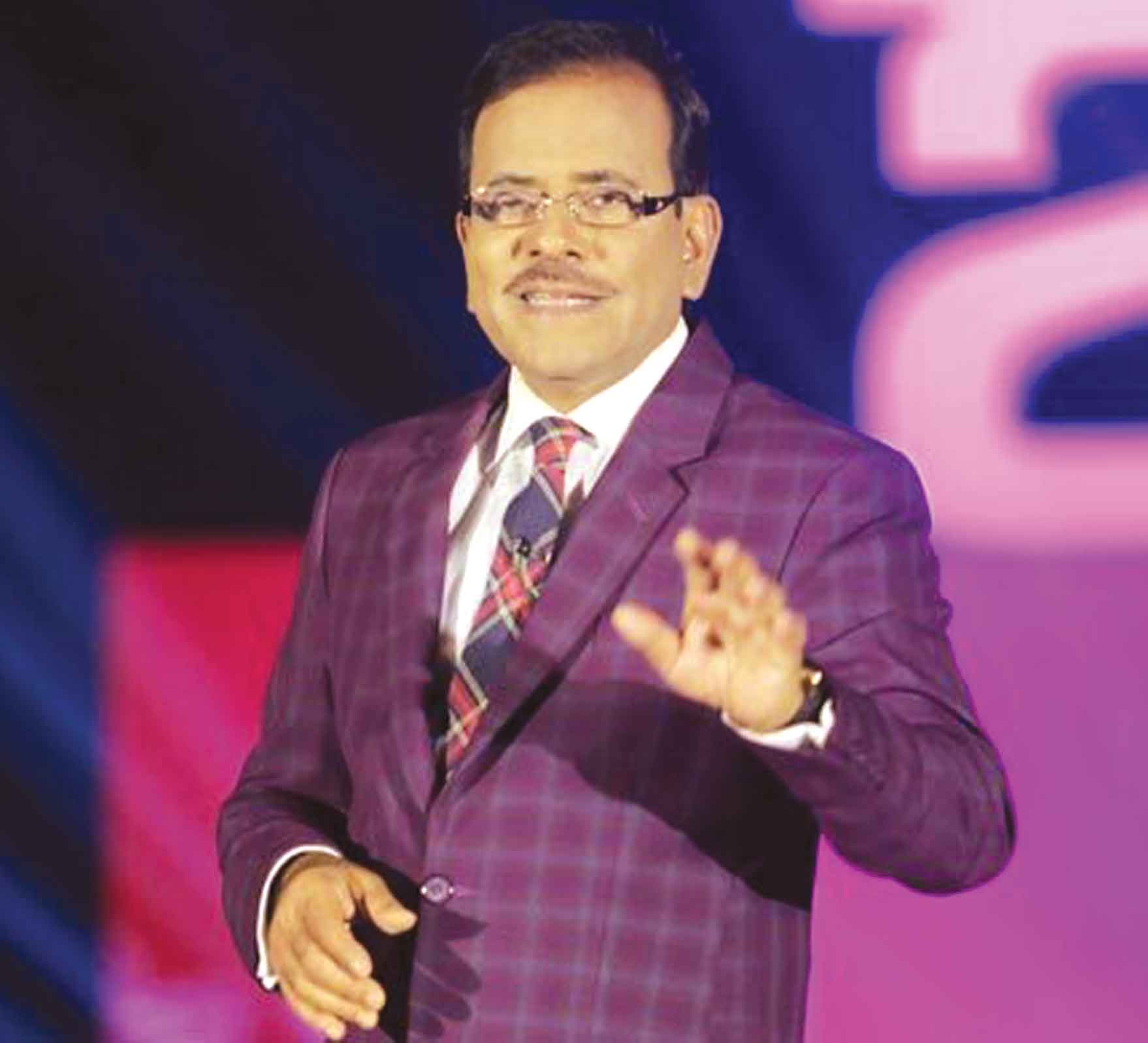 বন্যার্তদের পাশে 'ইত্যাদি' পরিবার