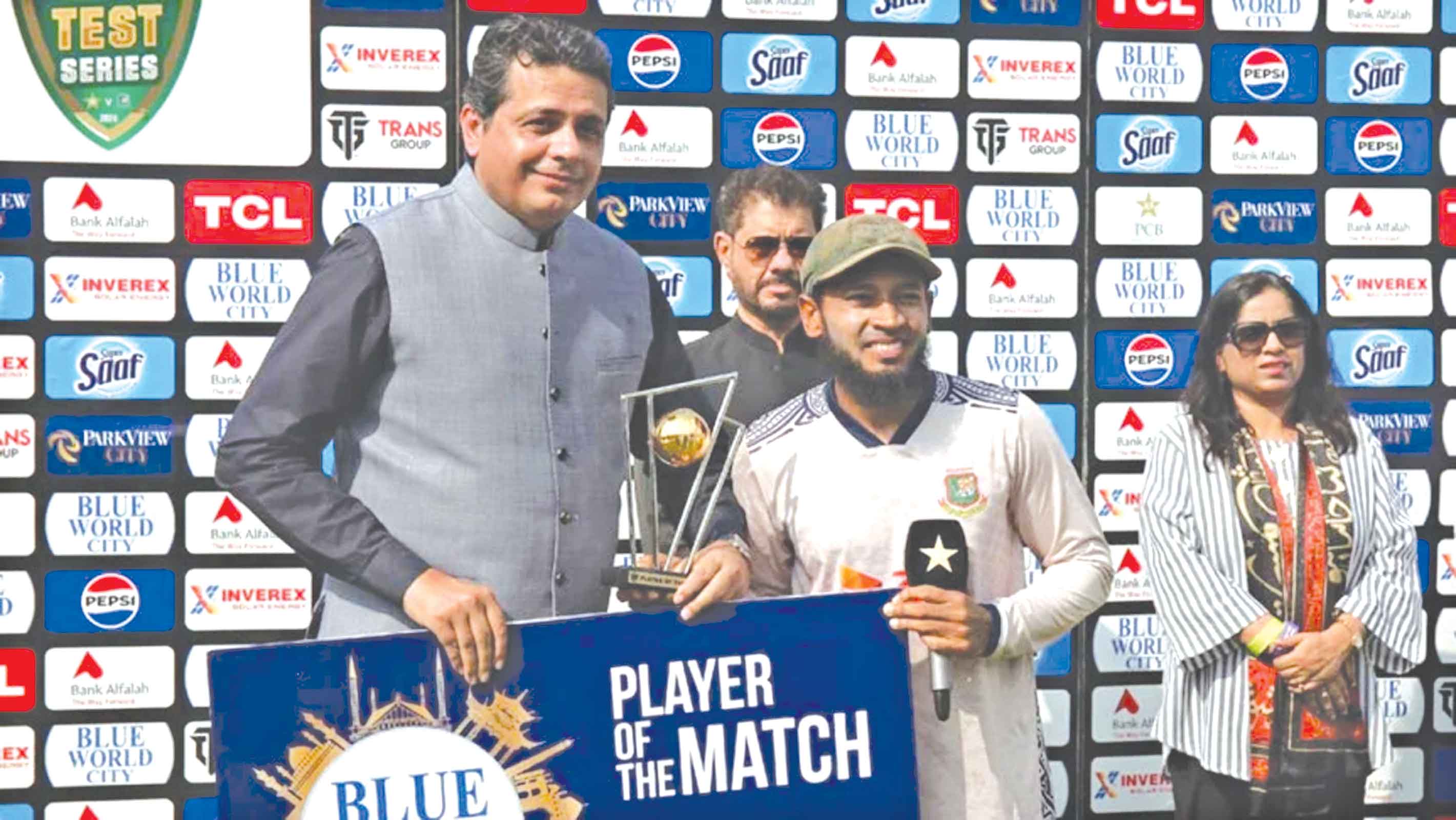ম্যাচসেরায় সবাইকে ছাড়িয়ে মুশফিক