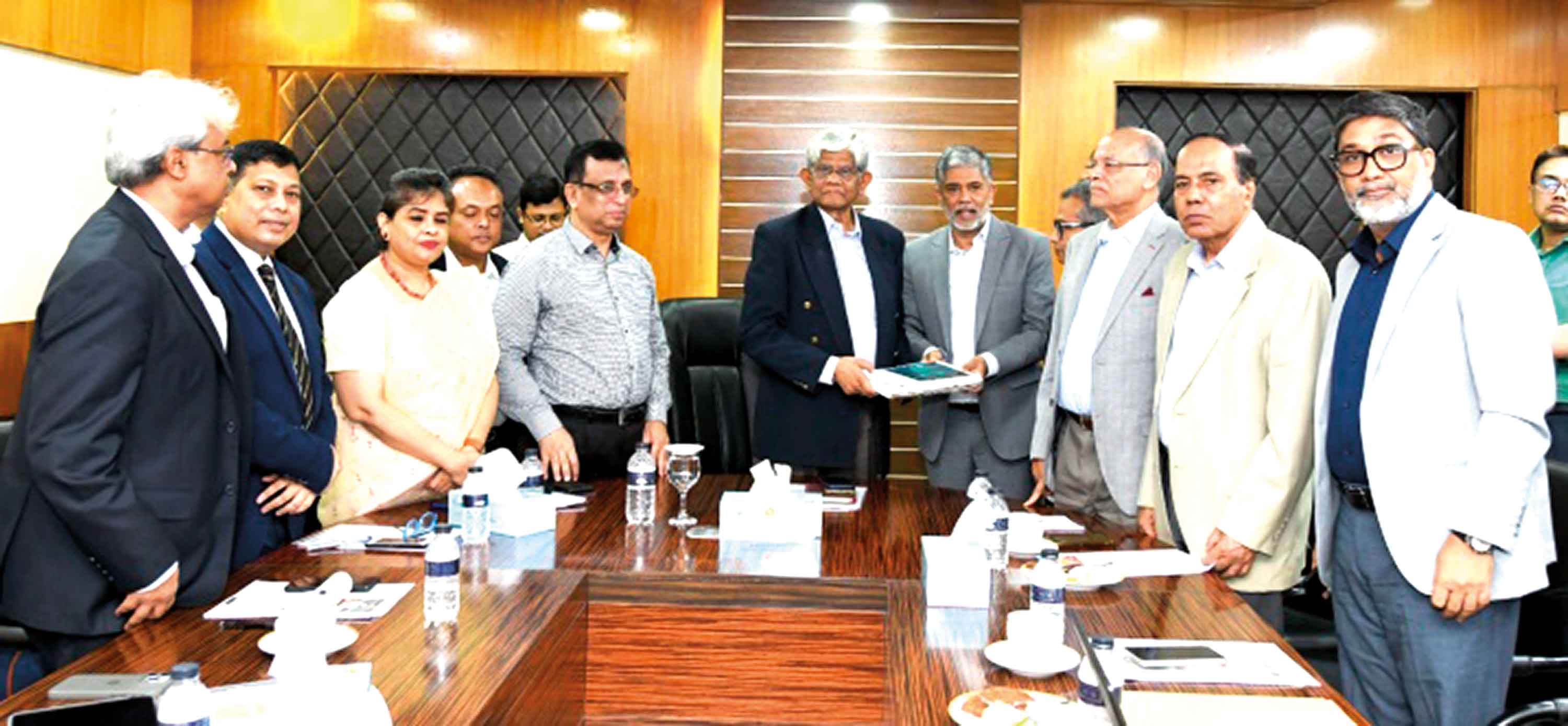 পোশাকশিল্পে নীতি সহায়তা চেয়েছে বিজিএমইএ
