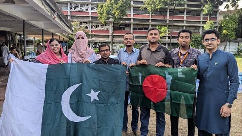 বাংলাদেশে বন্যার্তদের সহায়তায় পাকিস্তানি শিক্ষার্থীরা