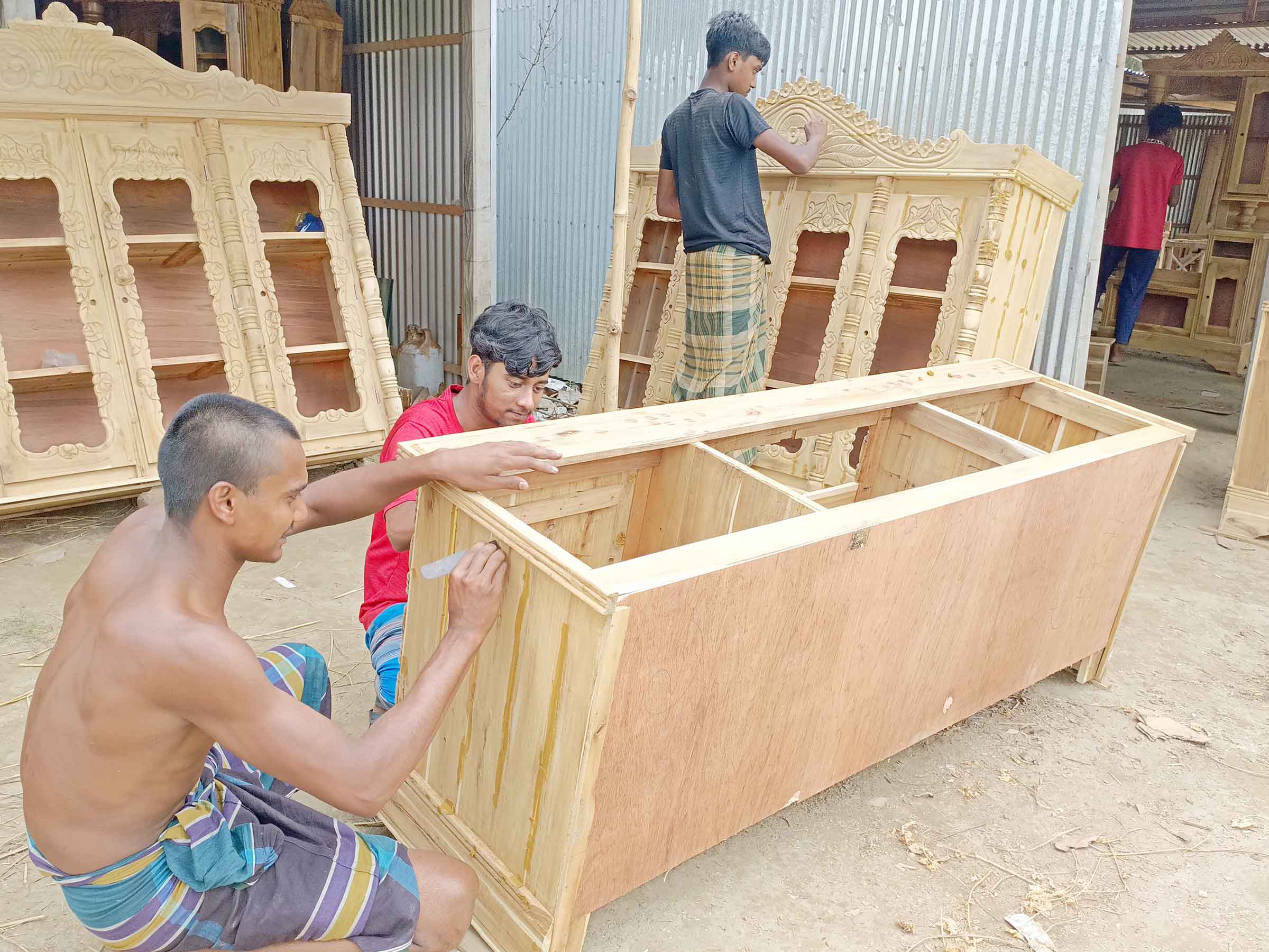 কাজিপুরের ছালাভরা এখন 'ফার্নিচার গ্রাম' নামে পরিচিত