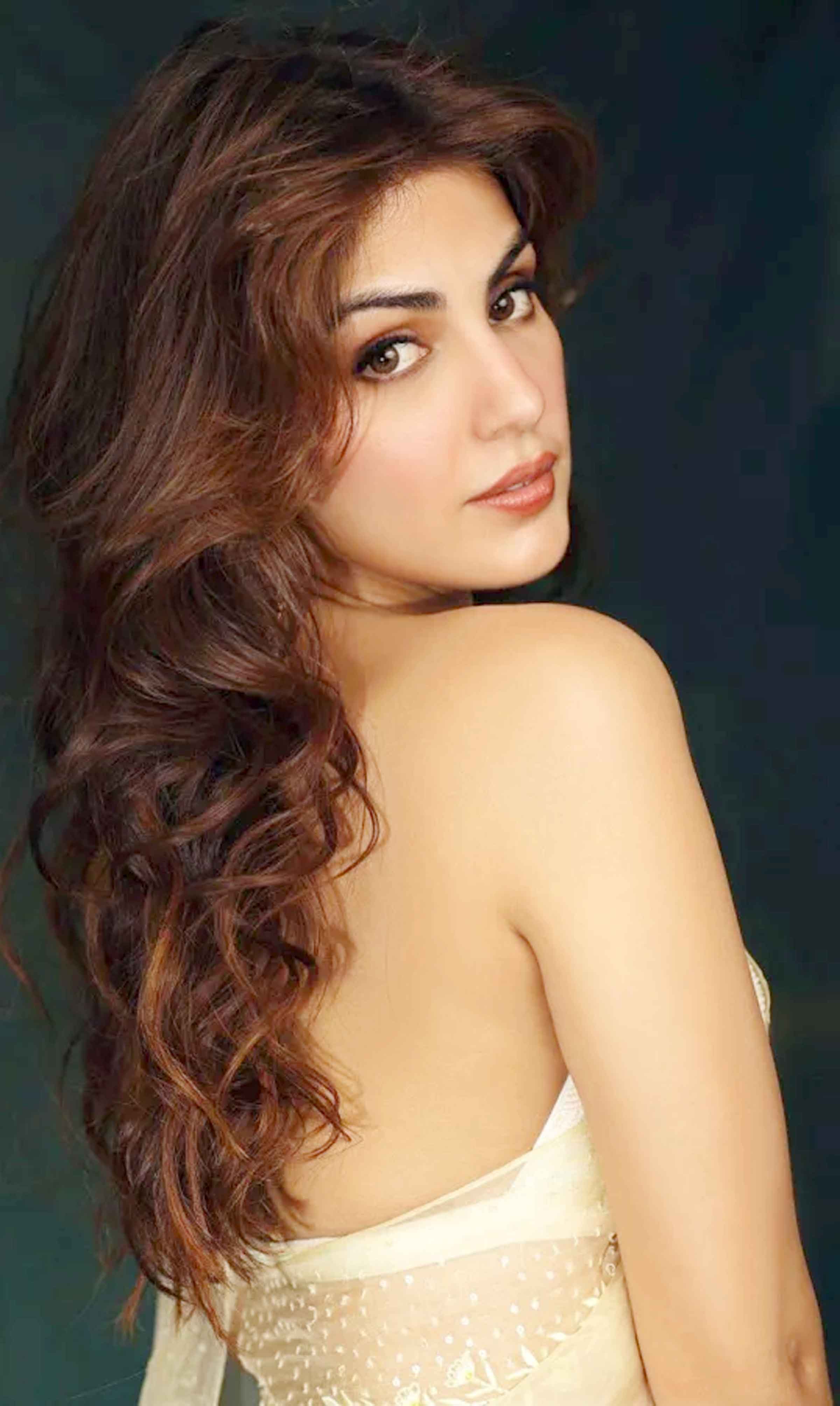 আবার নতুনভাবে বাঁচতে ইচ্ছা করছে : রিয়া