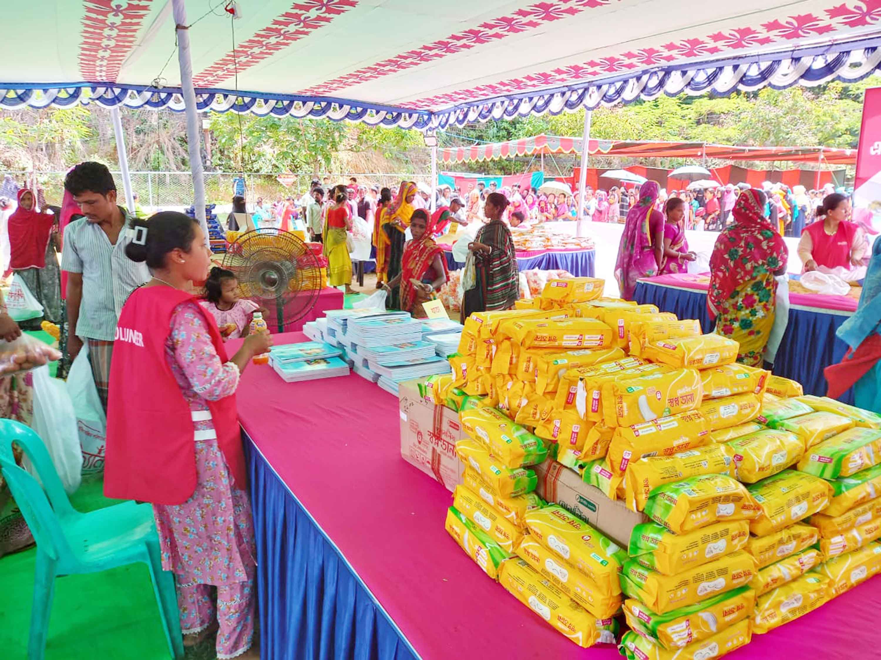 খাগড়াছড়িতে বন্যায় ক্ষতিগ্রস্তদের জন্য এক টাকার বাজার