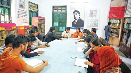 ঢাবির জগন্নাথ হলে বিজ্ঞানি ‘সত্যেন বোস পাঠাগারে’ ভাঙচুর ছাত্রলীগের 