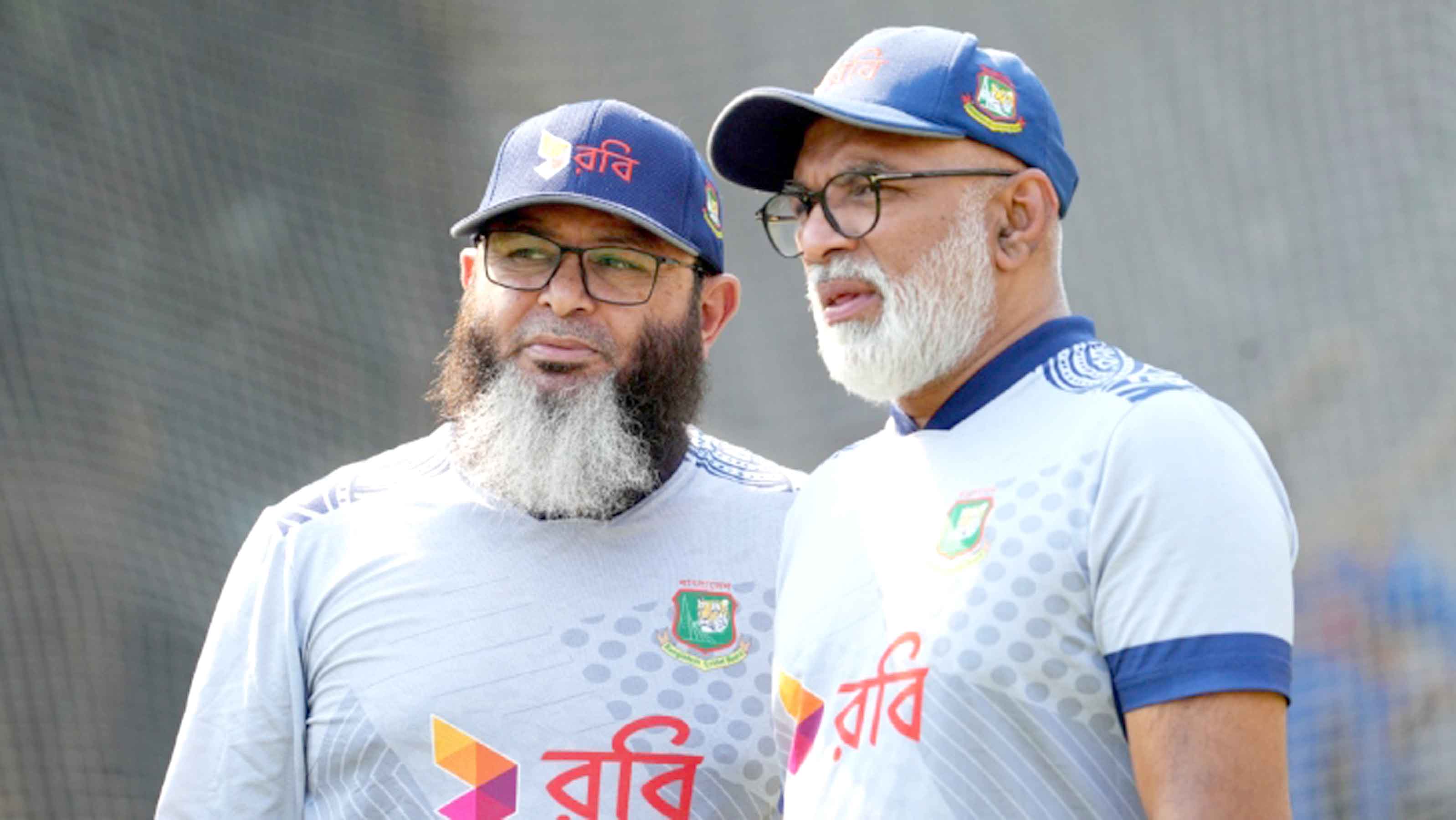 হাথুরুর জায়গা নিতে আপত্তি নেই মুশতাকের