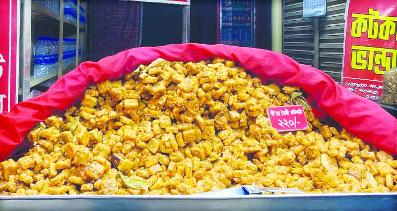 গুড়মাখা লালচে সুস্বাদু কটকটি হারিয়ে যাচ্ছে