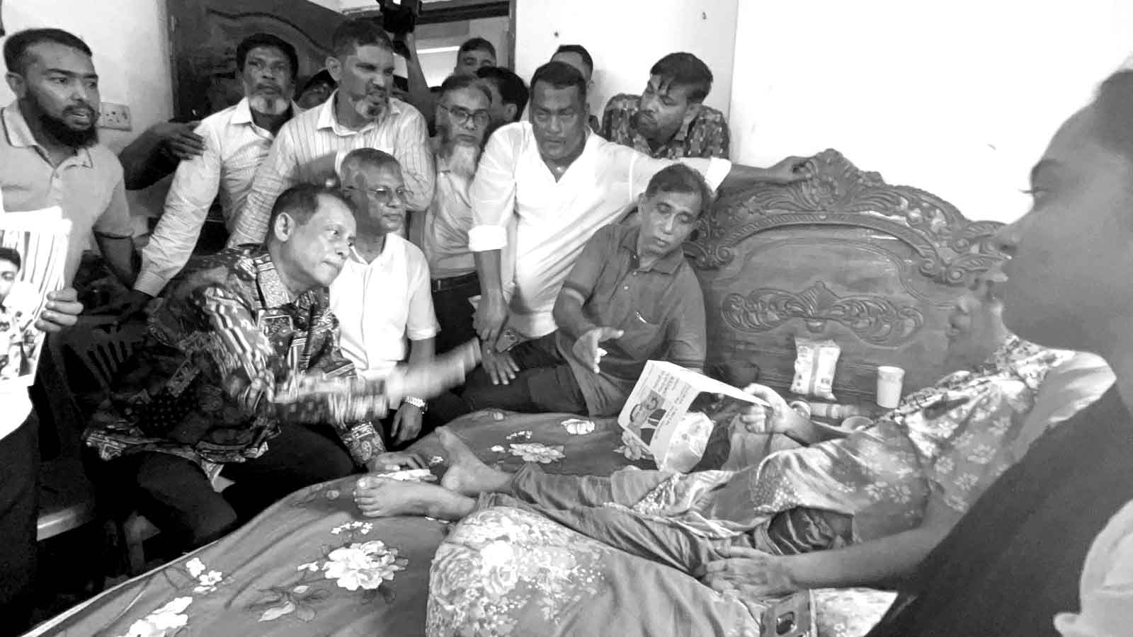 বাড্ডায় বৈষম্যবিরোধী আন্দোলনে শহীদ পরিবারে বিএনপির উপহার