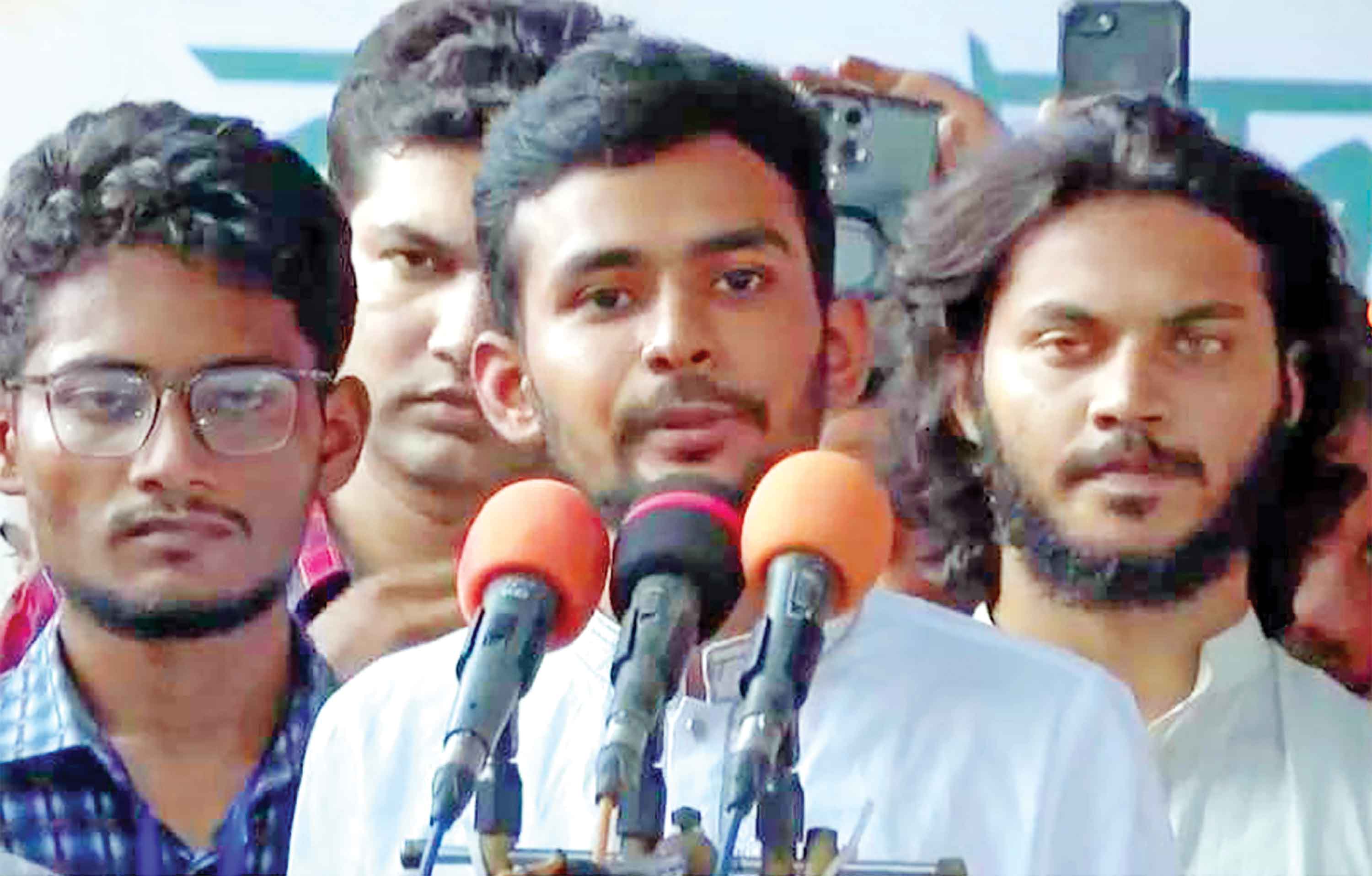 মানুষ স্বাধীনভাবে তাদের মত প্রকাশ করতে চায়