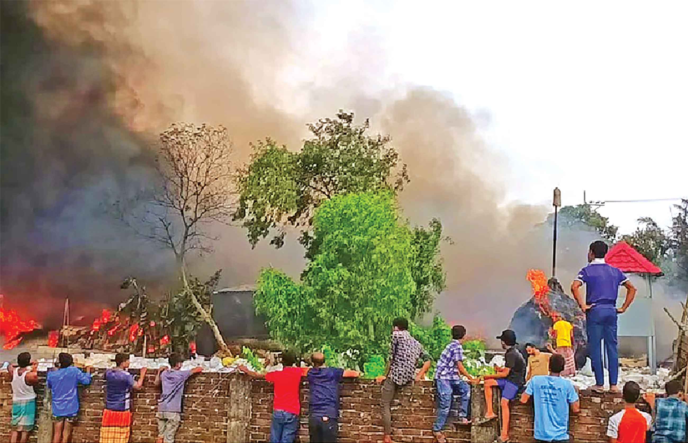 শ্রমিক বিক্ষোভে ৫৪ কারখানা অনির্দিষ্টকালের জন্য বন্ধ