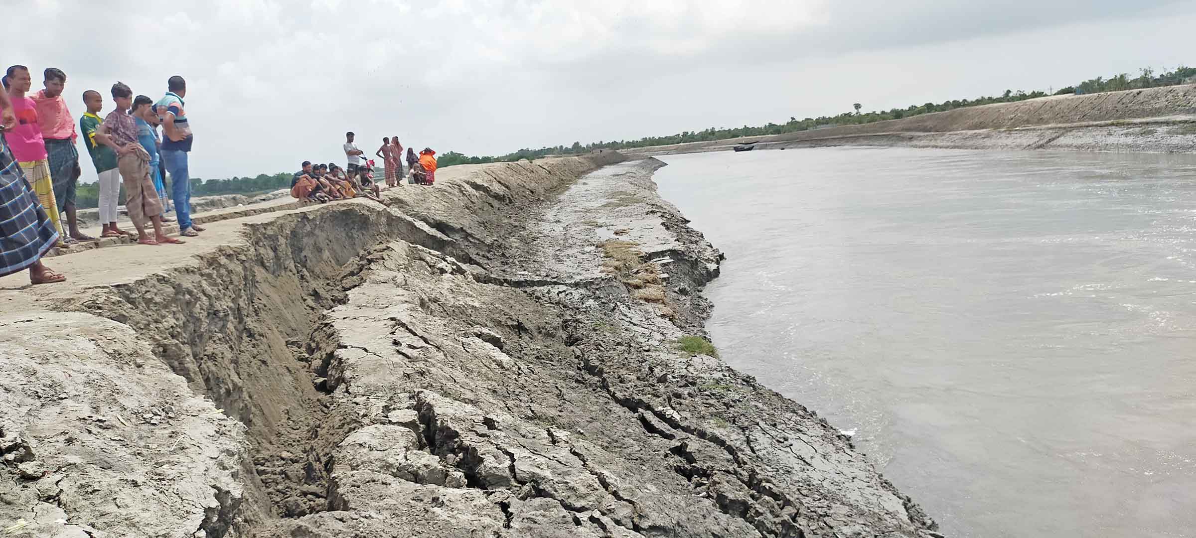 মেঘনা ও কপোতাক্ষের ভয়াবহ ভাঙনে দিশেহারা তীরবর্তীরা