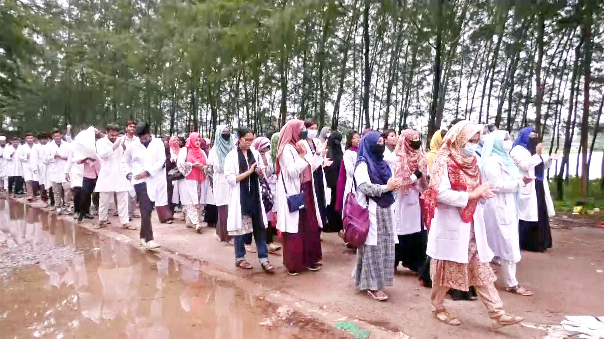নোয়াখালী মেডিকেল কলেজ কমপিস্নট শাটডাউনে অচল