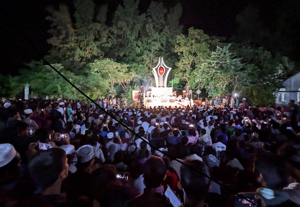 নোবিপ্রবির কাওয়ালী সন্ধ্যায় শিক্ষার্থীদের ঢল 