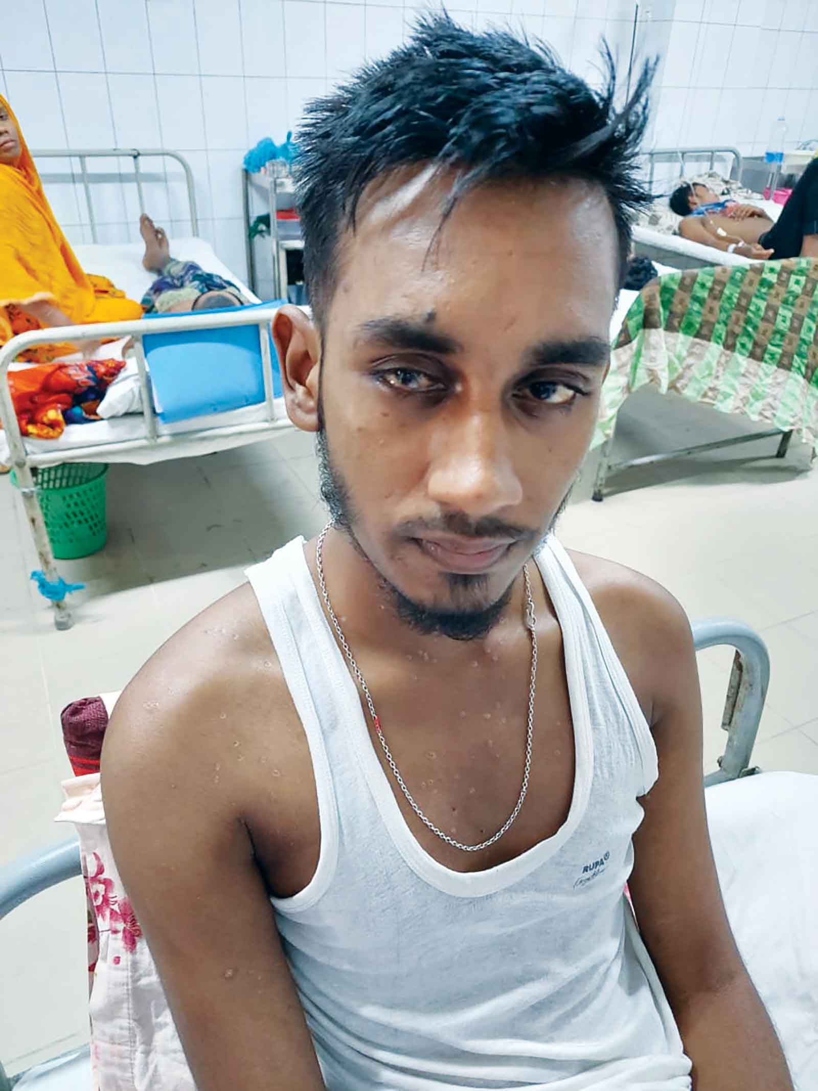 চোখের আলো ফিরে পেতে চান সালেহ