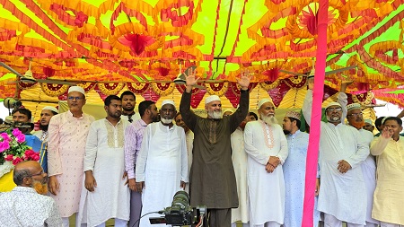 ব্যারিস্টার মোমেন শহীদ নিজামীর কবর জিয়ারতে আসায় সাঁথিয়ায় লাখো জনতার ঢল