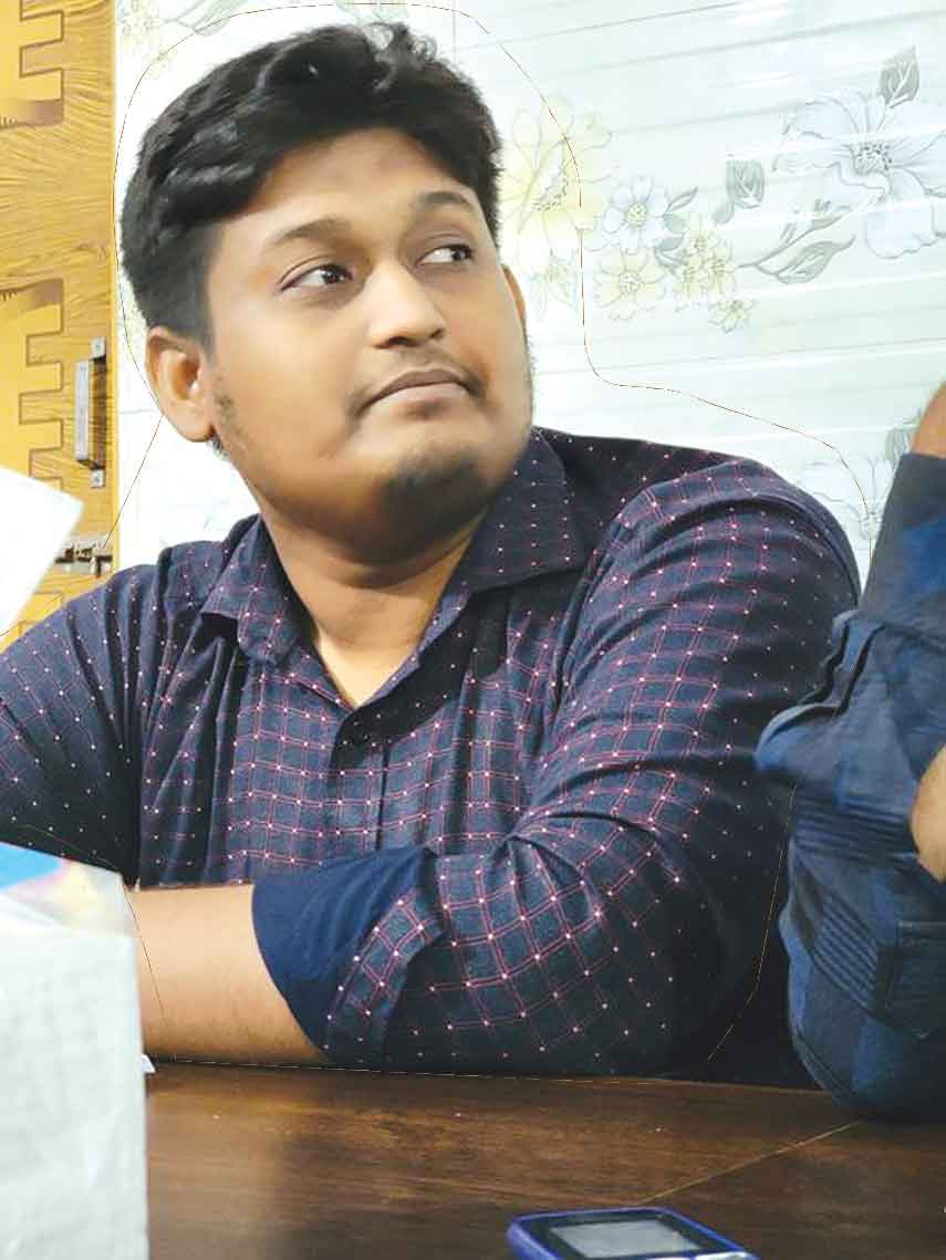 কোন অচেনা তেপান্তরে হঠাৎ দিলি পাড়ি