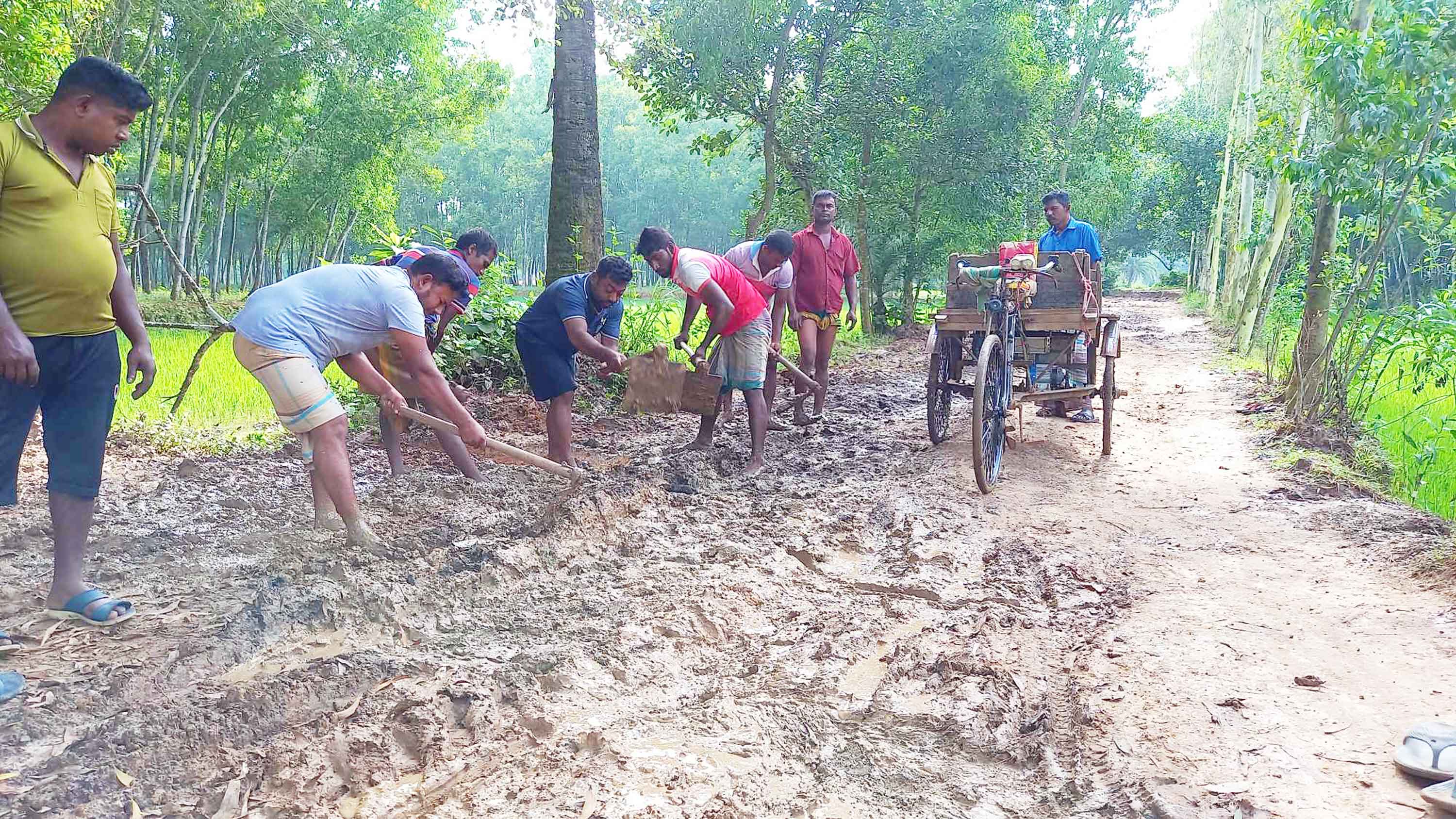 সখীপুরে নিশ্চন্তপুরবাসীর দুঃখ চারশ' মিটার রাস্তা