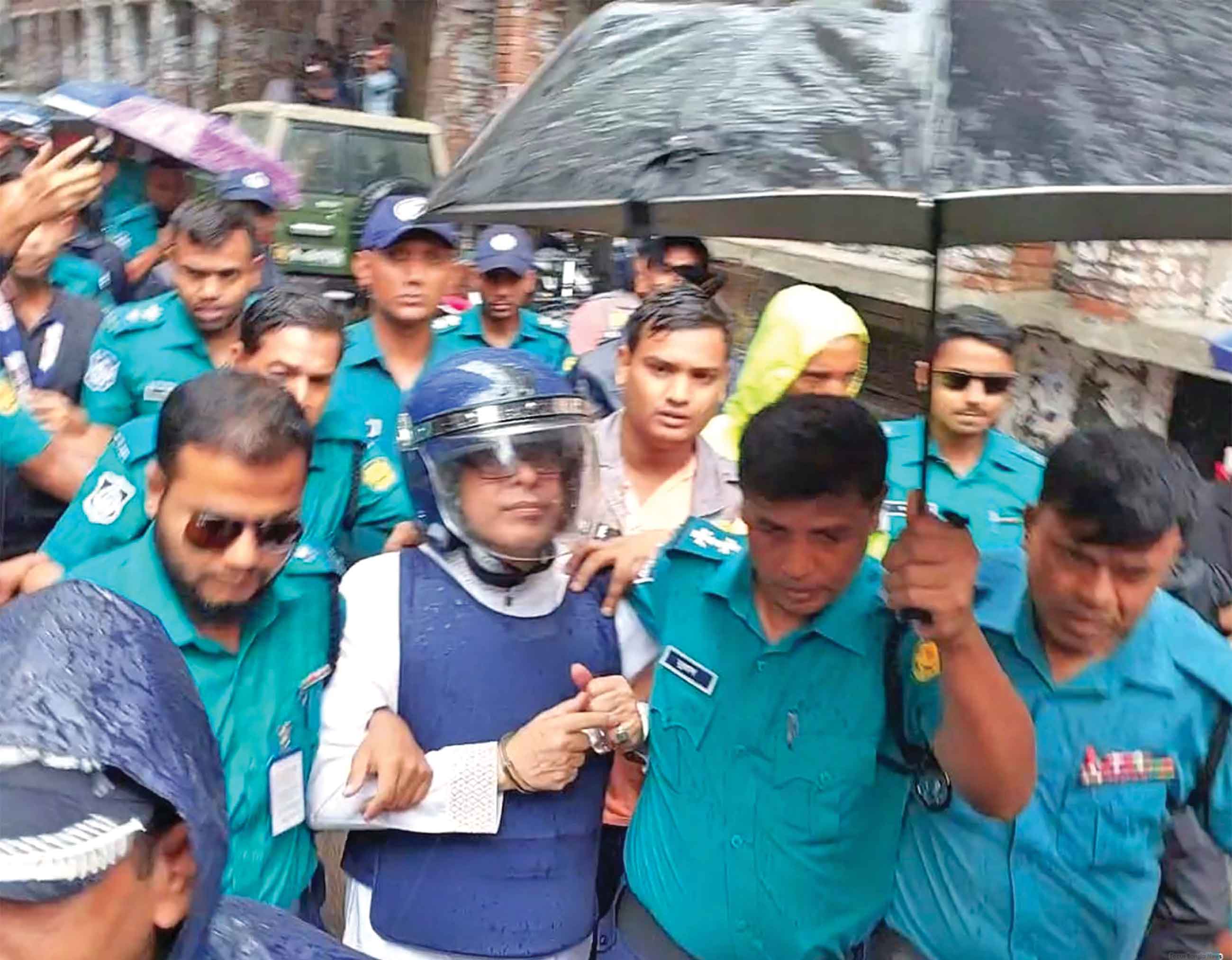 সাবেক মন্ত্রী ফরহাদ ৫ দিনের রিমান্ডে