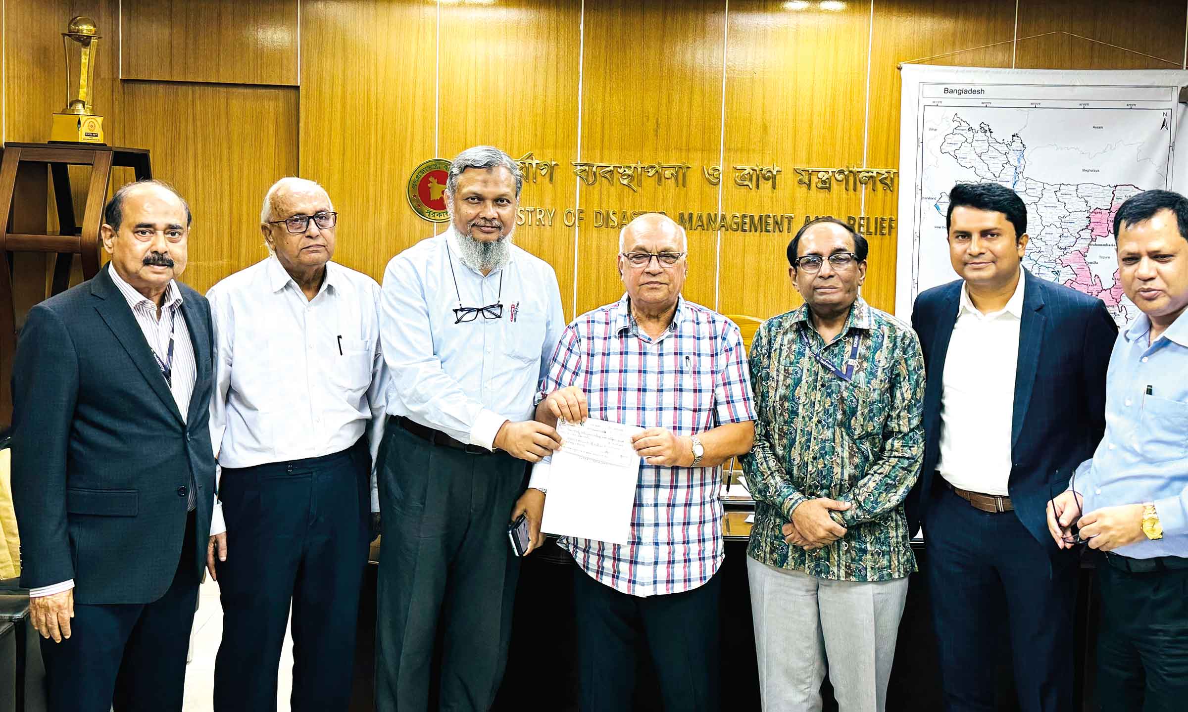 প্রধান উপদেষ্টার তহবিলে বিইউএফটির সাড়ে ১৫ লাখ টাকা অনুদান