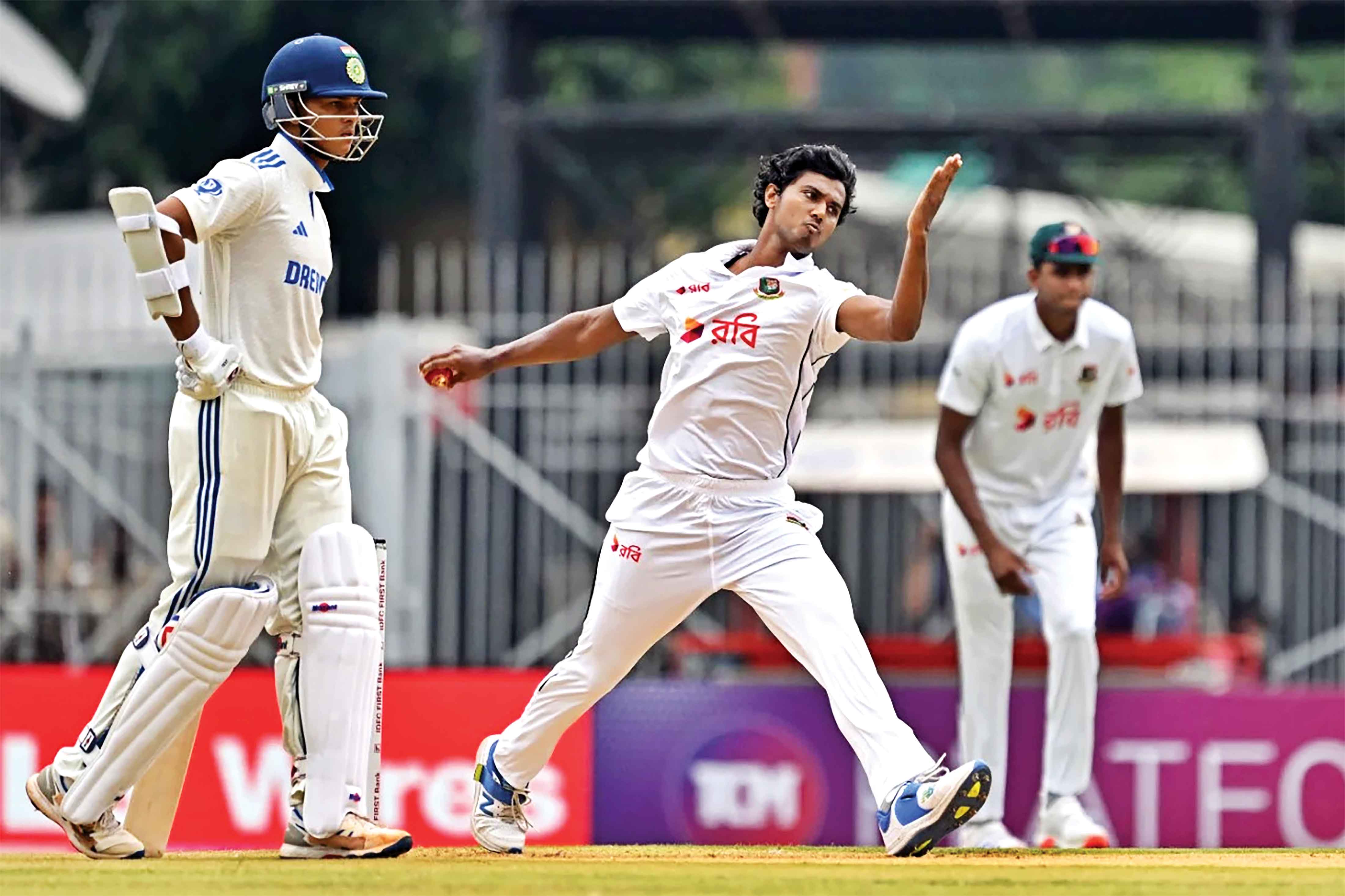 অশ্বিন-জাদেজায় মস্নান হাসানের শুরুর ঝলক