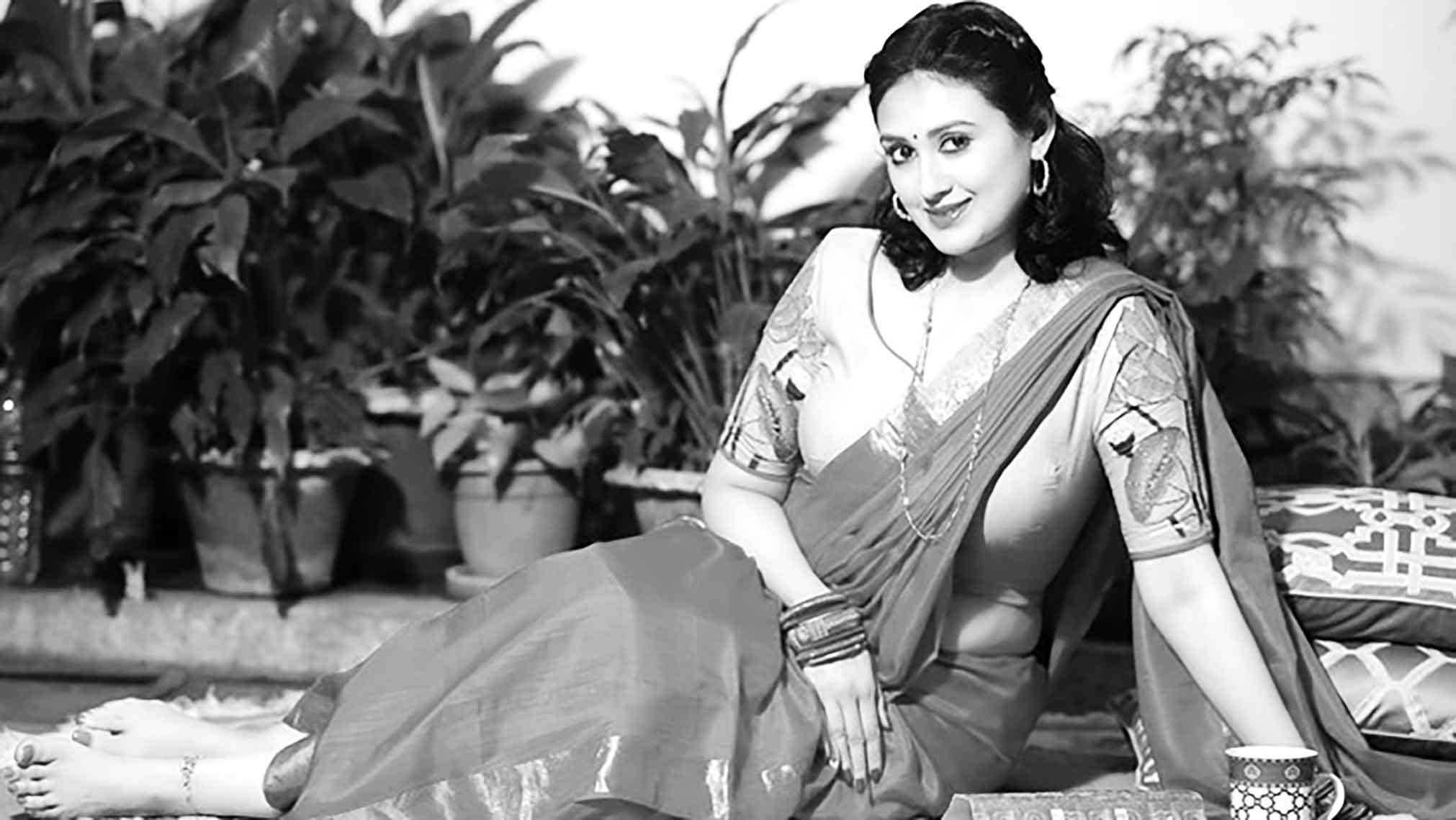 পূজায় আসছে কুসুম শিকদারের 'শরতের জবা'
