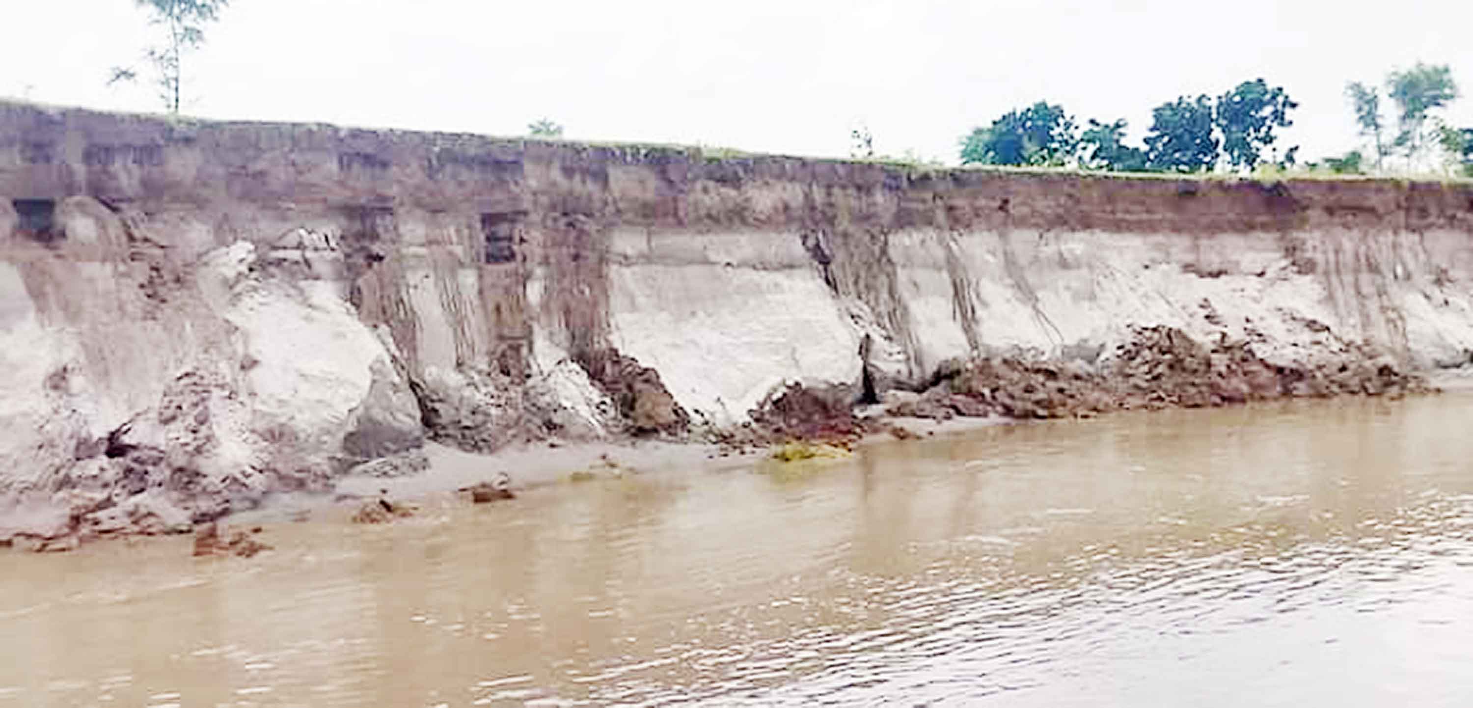 পদ্মার ভাঙনে হুমকির মুখে কুষ্টিয়া-পাবনা মহাসড়ক