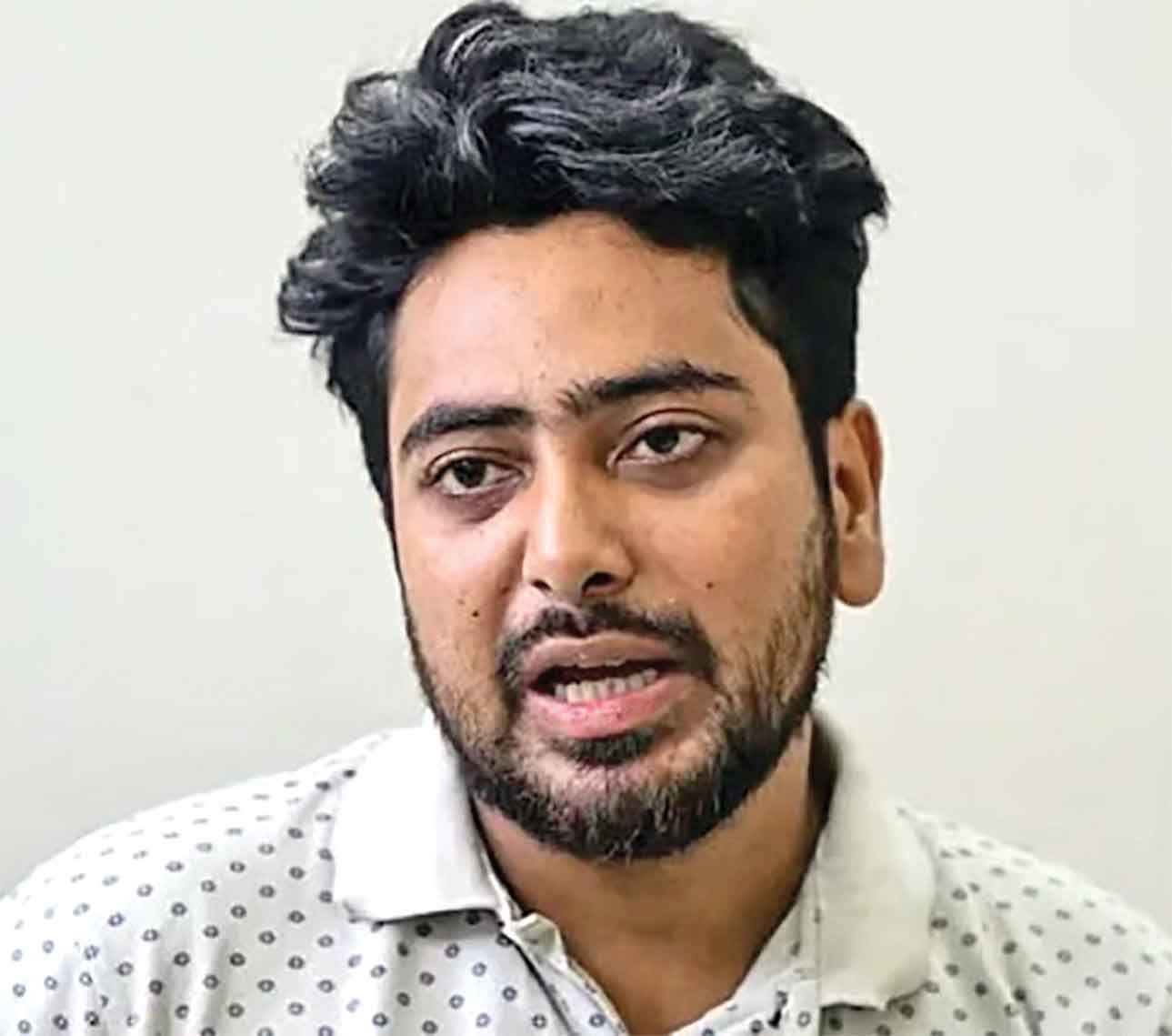 সারাদেশে হওয়া অনেক মামলাই গ্রহণযোগ্য নয় :উপদেষ্টা নাহিদ